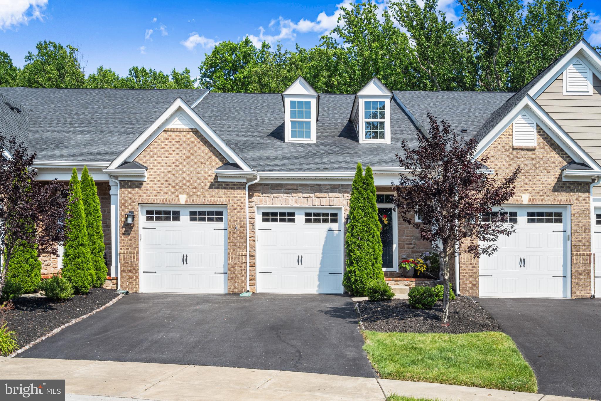 2757 VARDON LANE