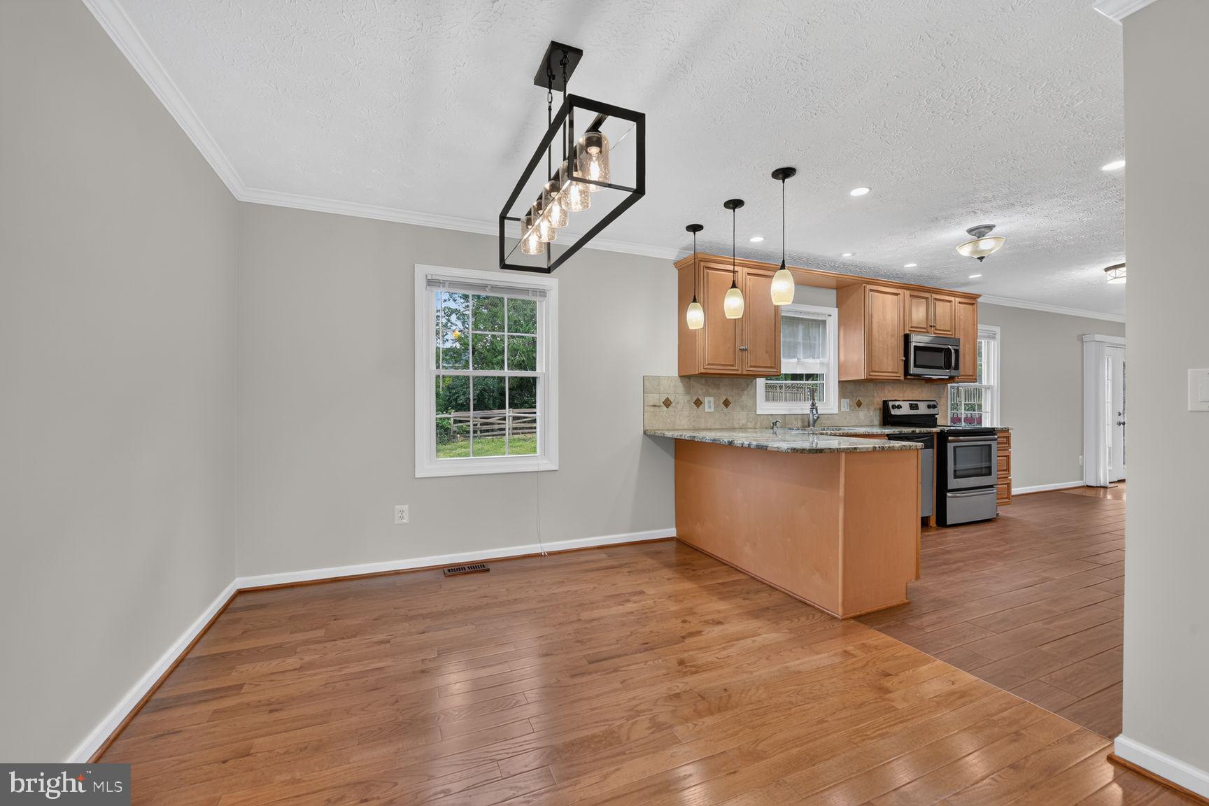 128 BRIARWOOD COURT