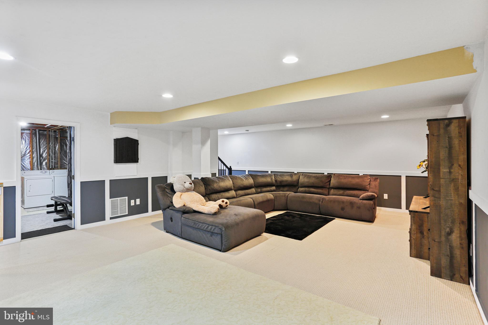 THE COURTS OF MALLORY - Residential