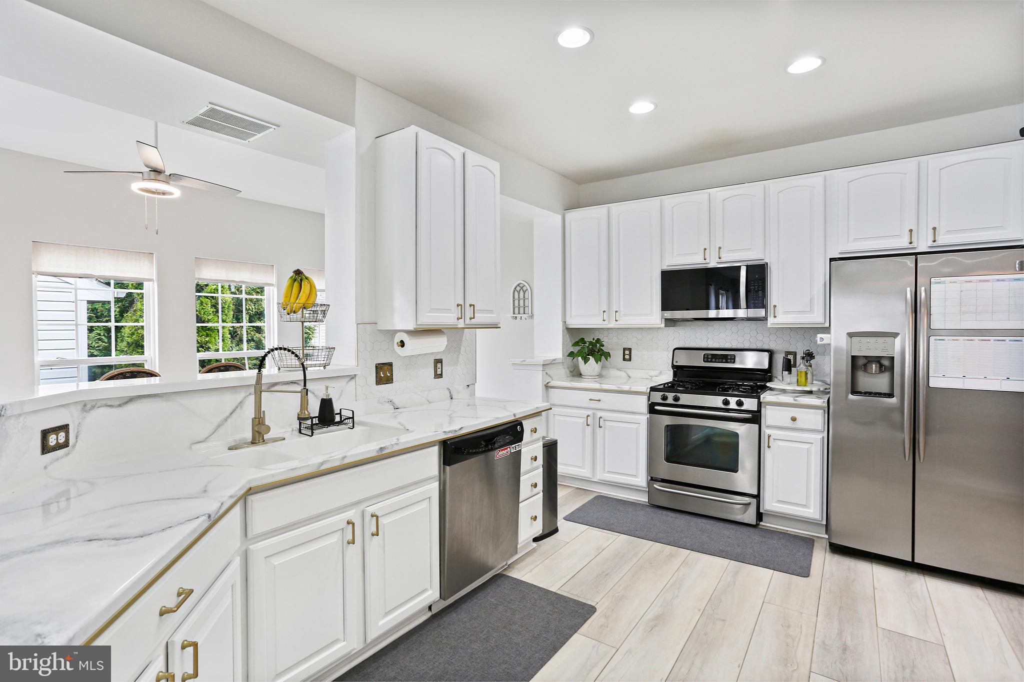 THE COURTS OF MALLORY - Residential