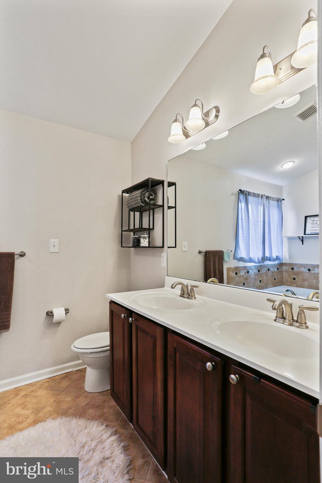 THE COURTS OF MALLORY - Residential