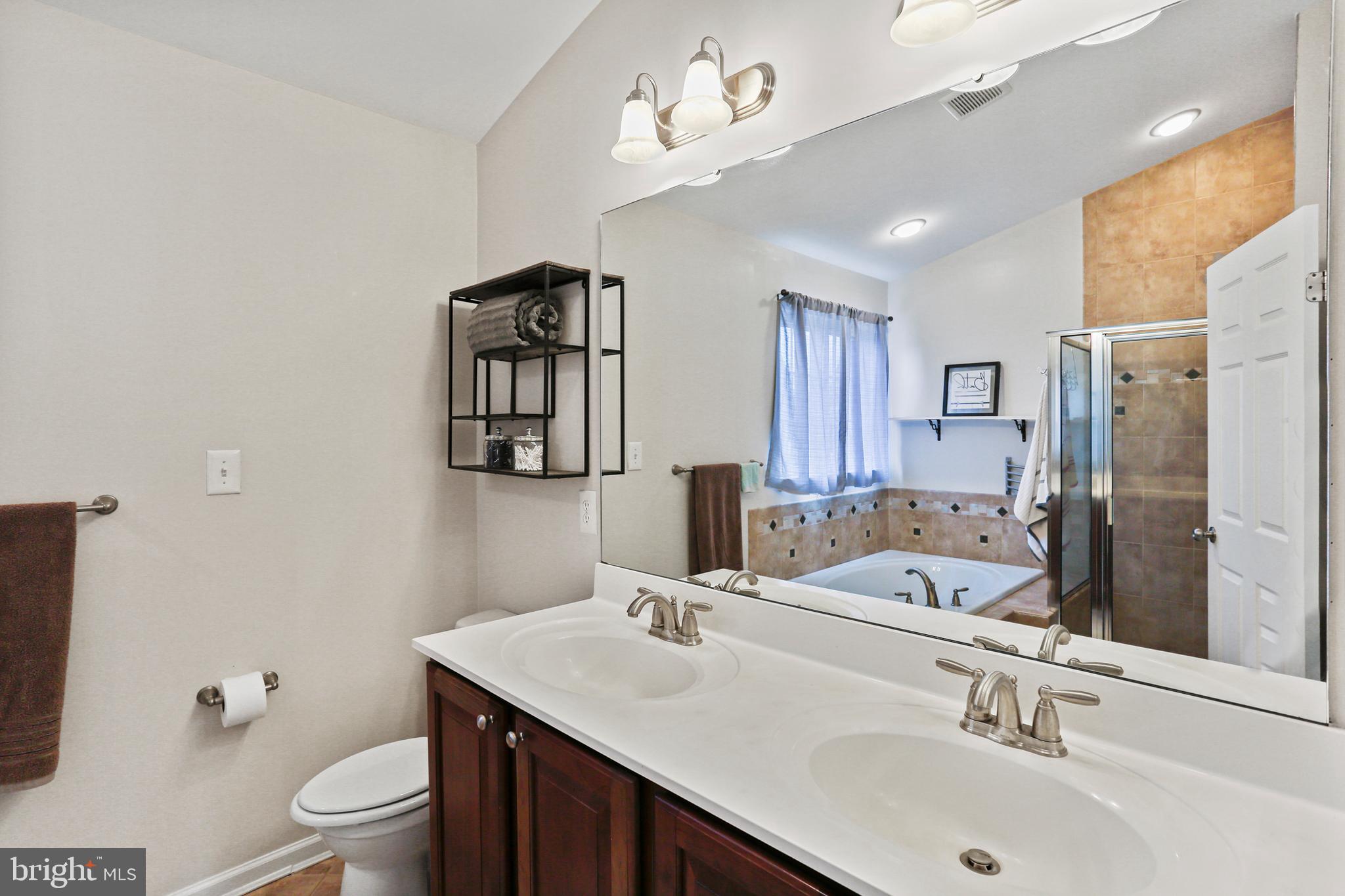 THE COURTS OF MALLORY - Residential