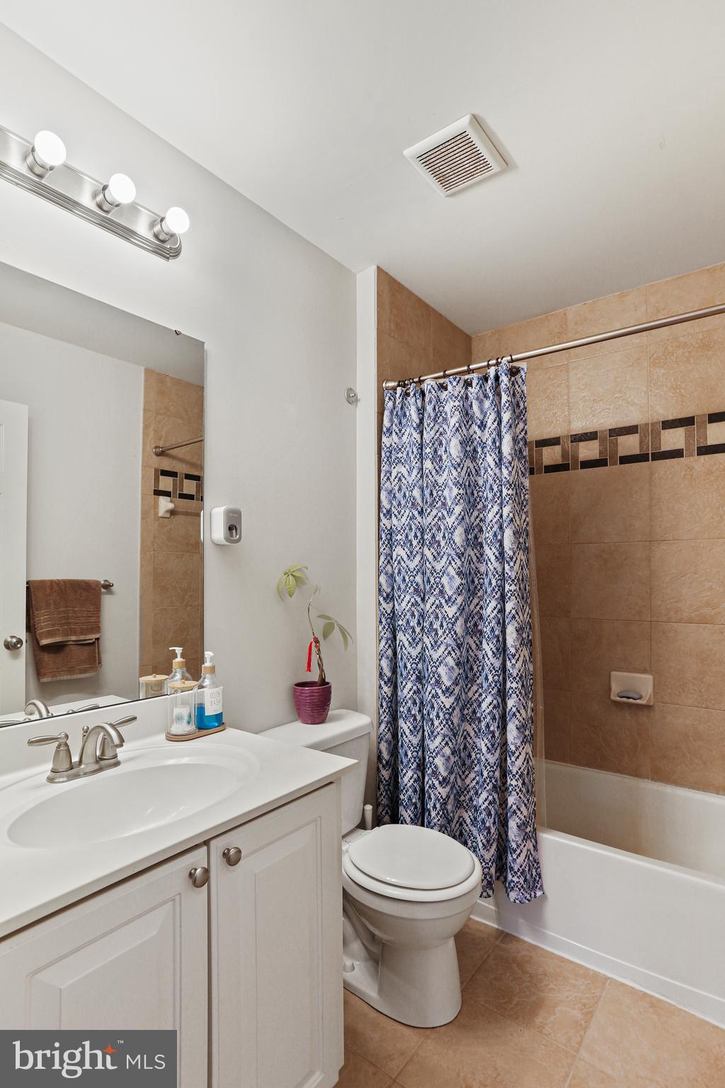 THE COURTS OF MALLORY - Residential