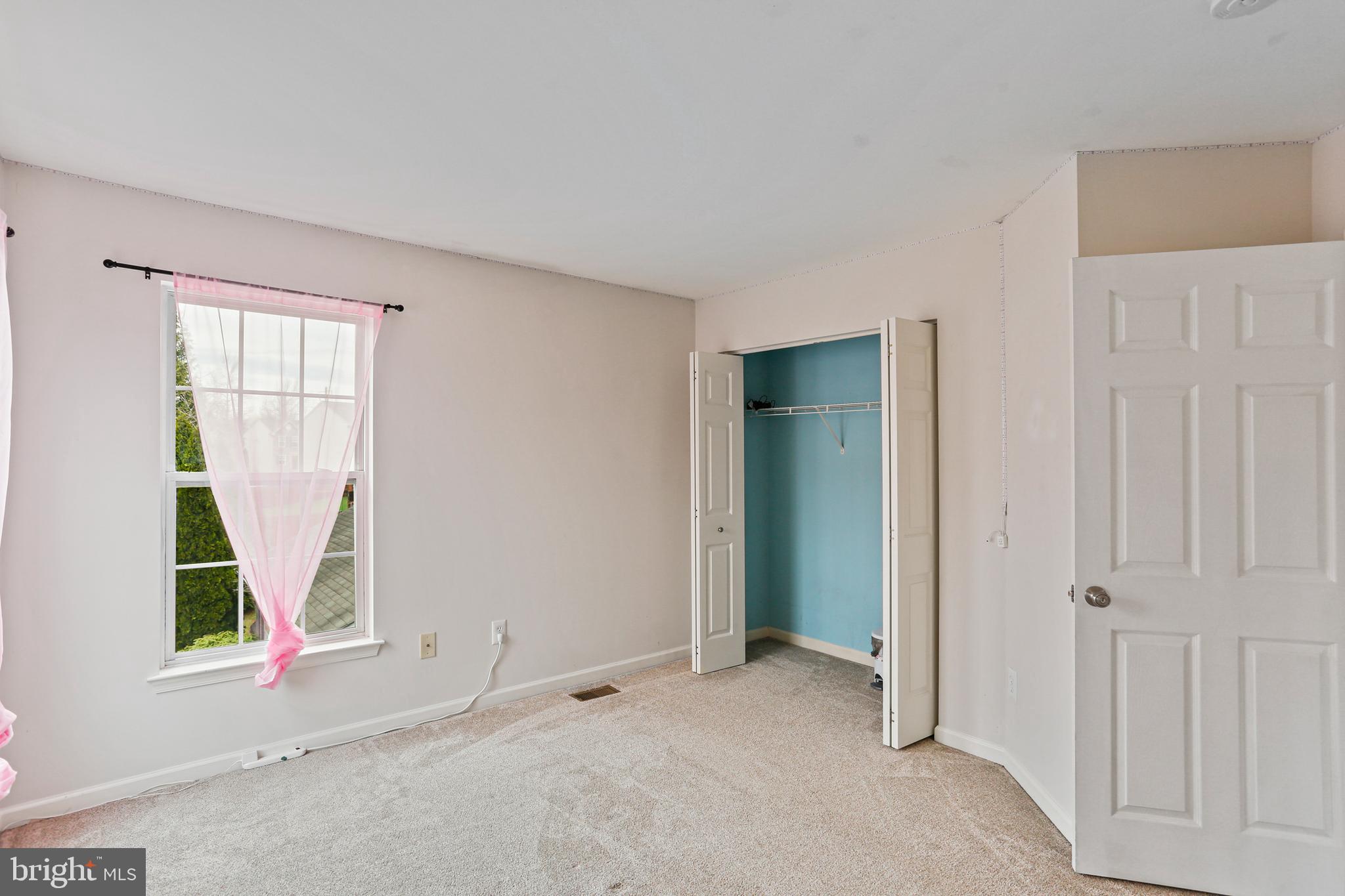 THE COURTS OF MALLORY - Residential