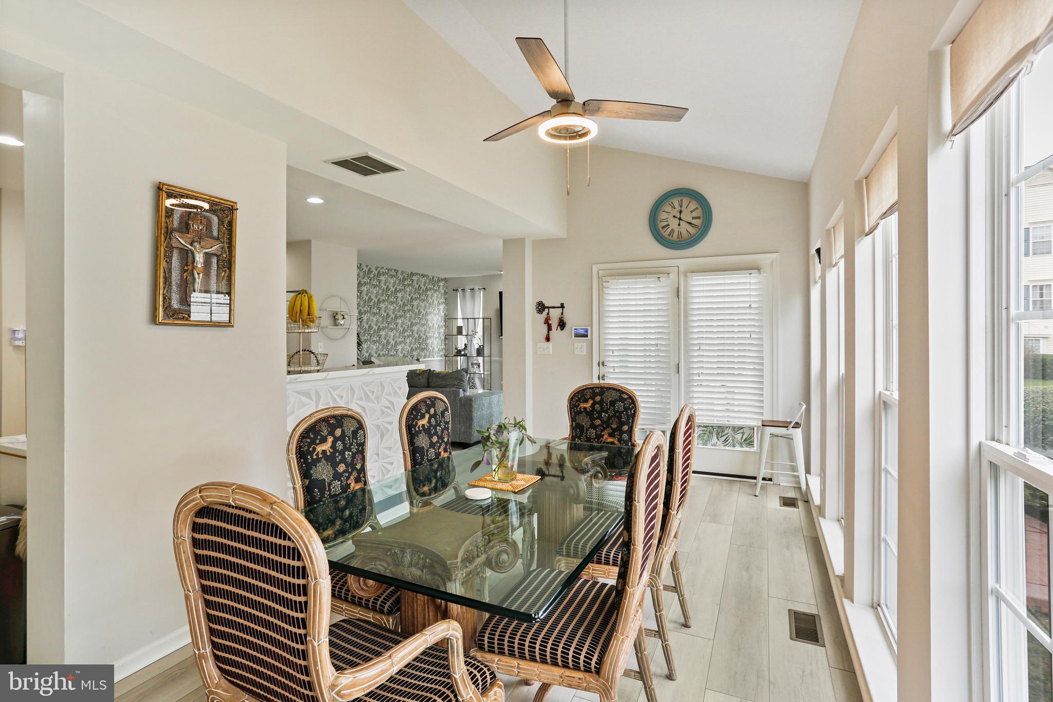 THE COURTS OF MALLORY - Residential