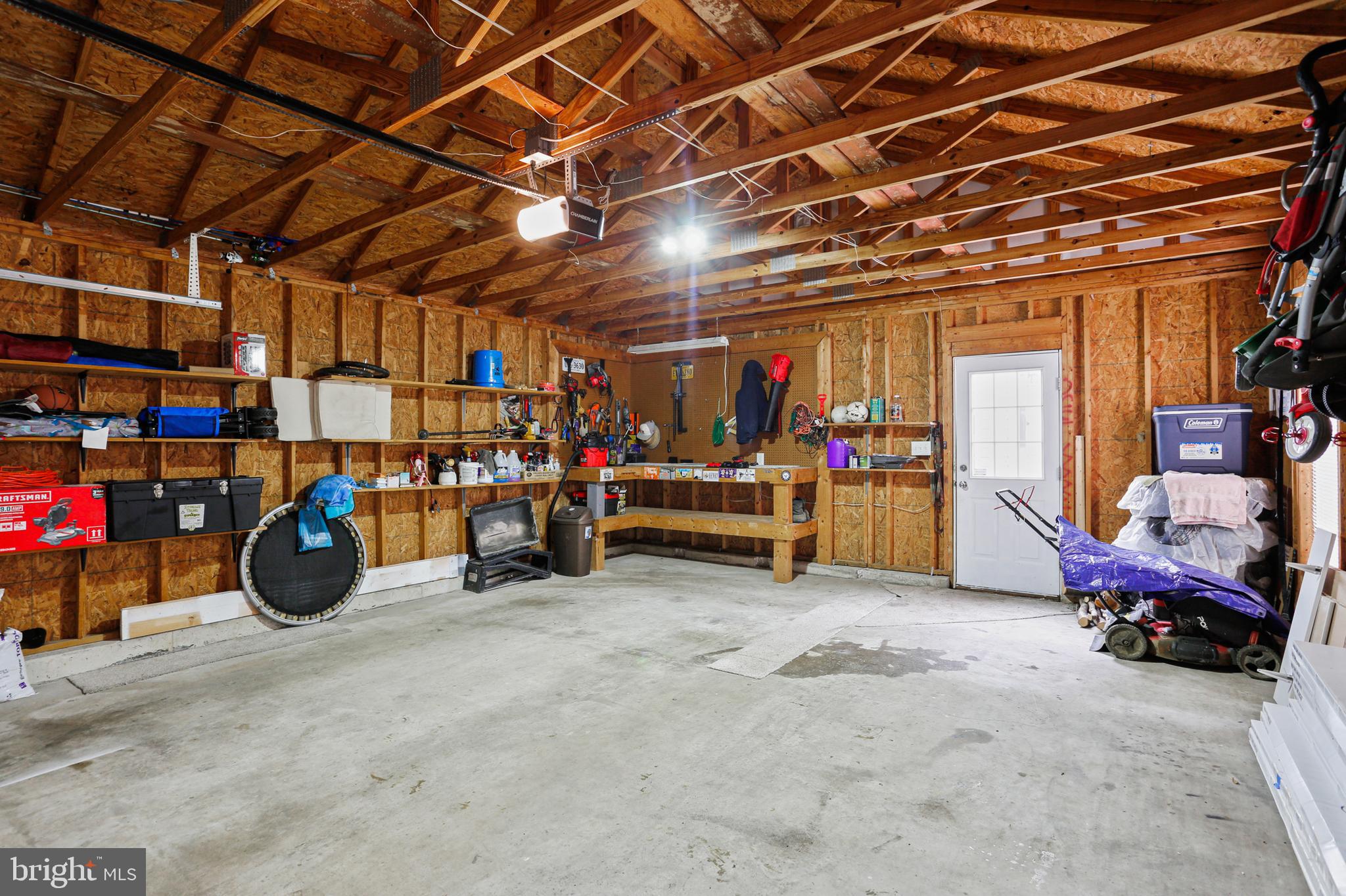 THE COURTS OF MALLORY - Residential