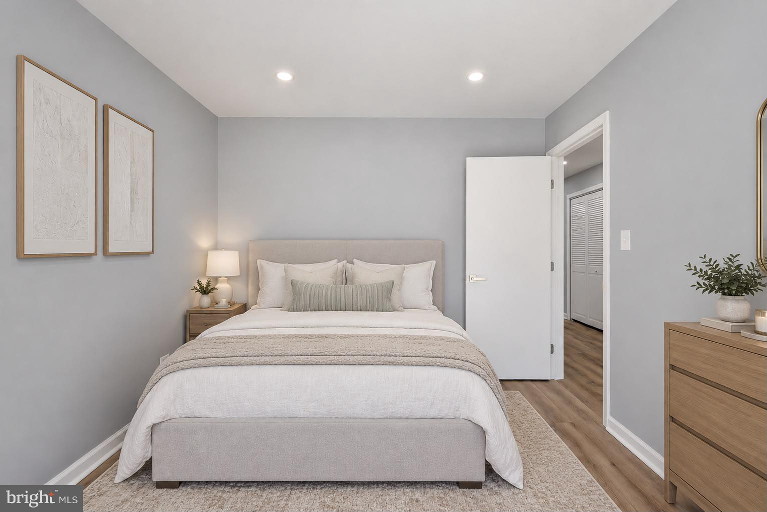 314 W VALERY COURT
