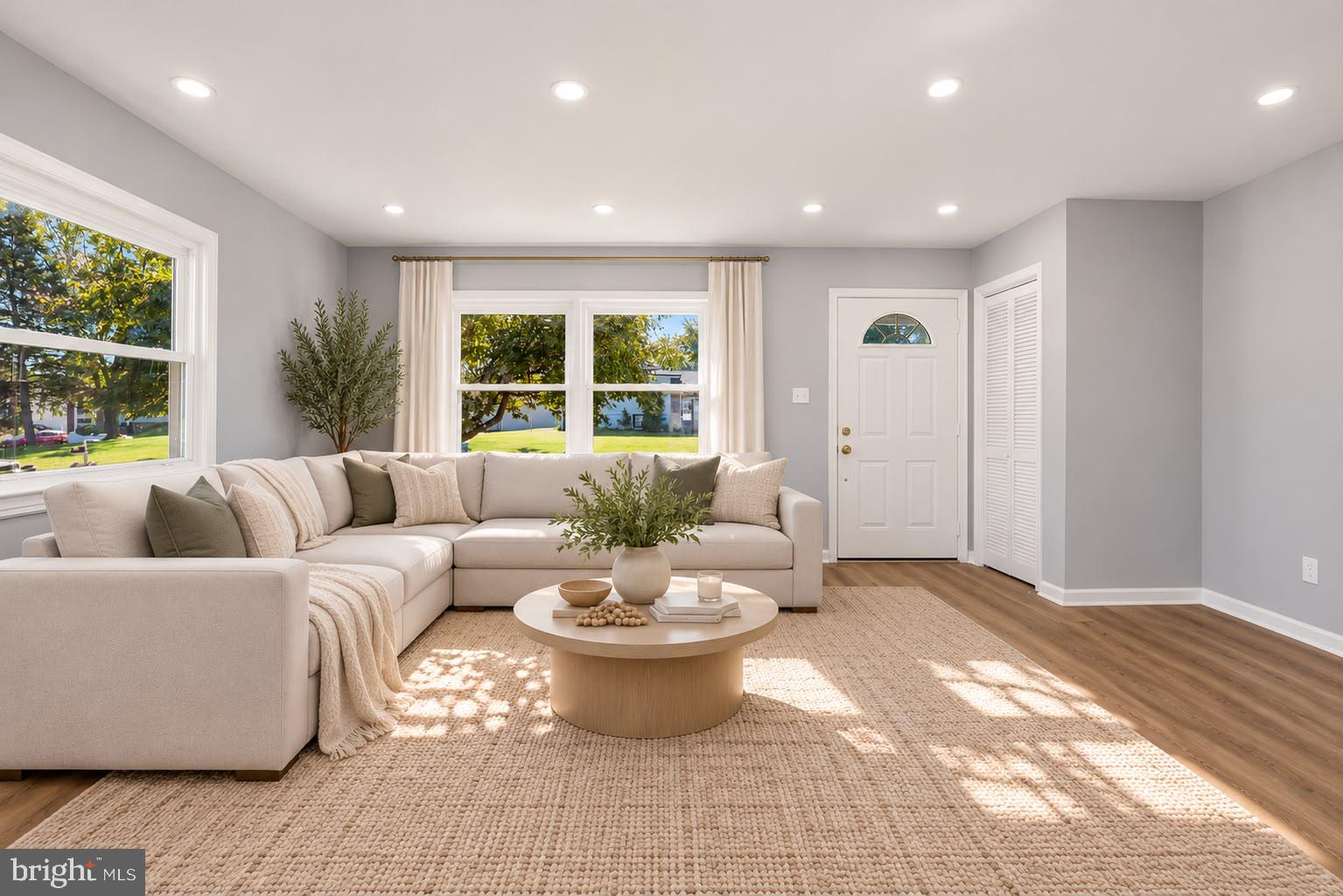 314 W VALERY COURT