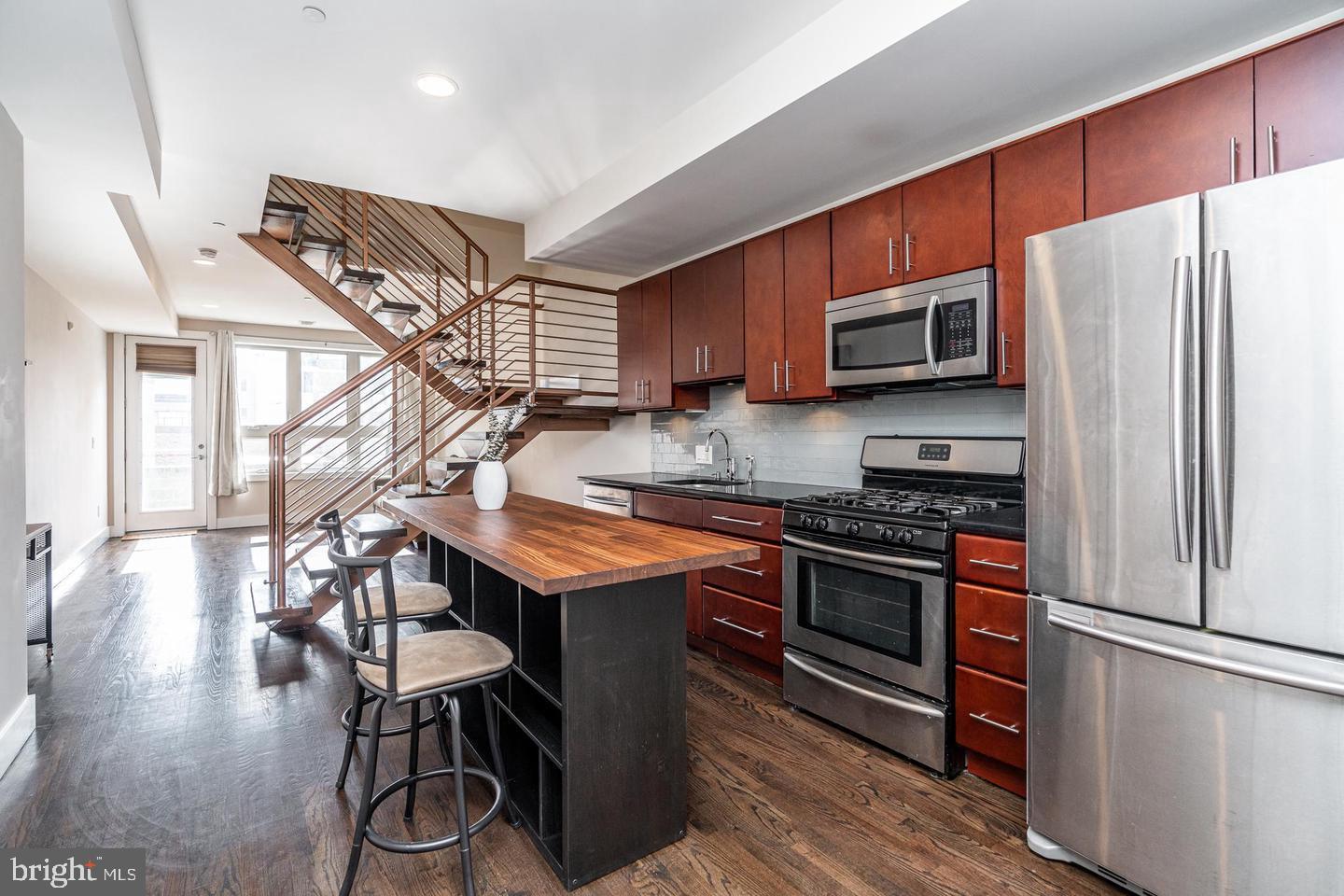 1538 OGDEN STREET 40 2A