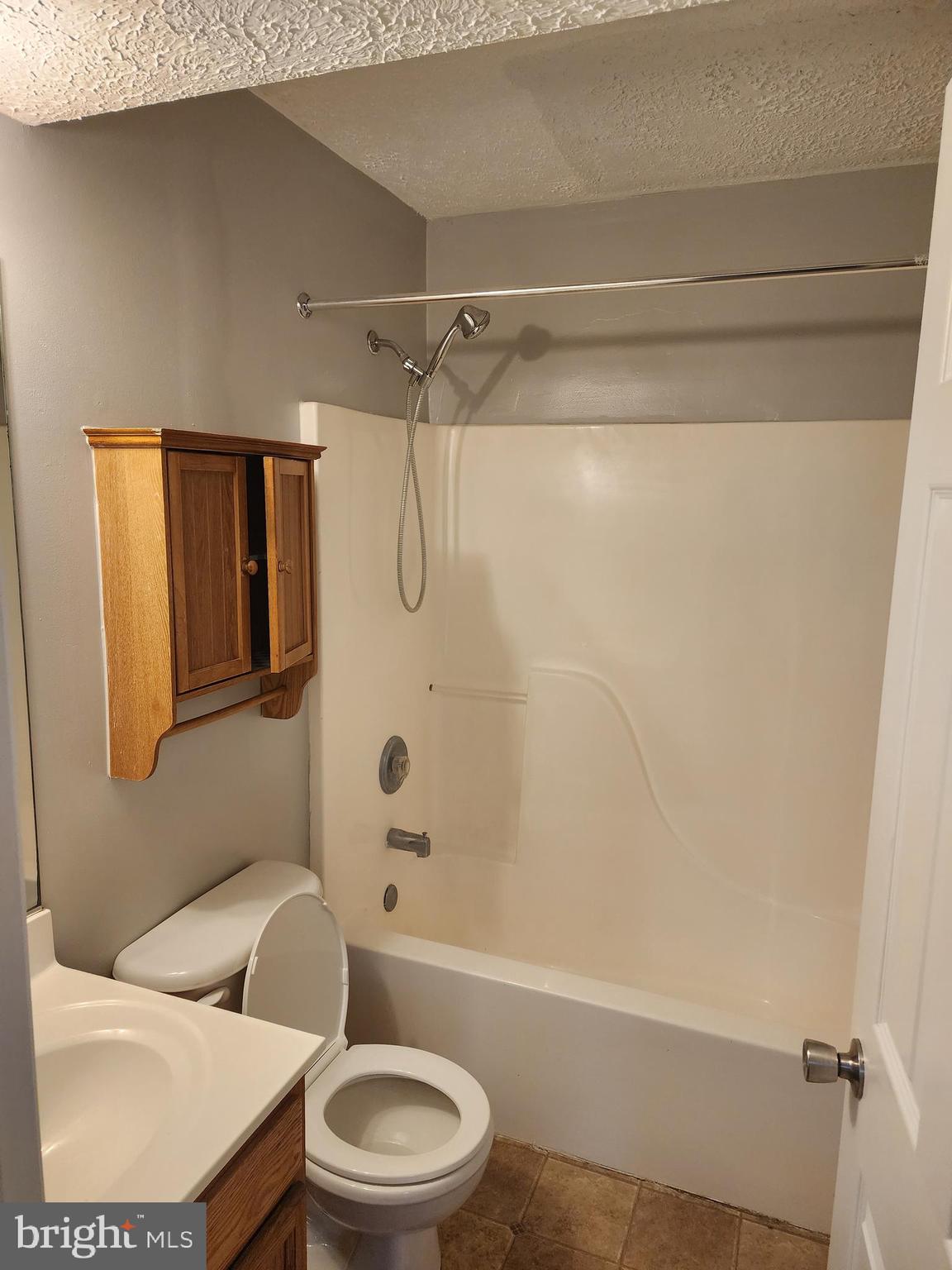 DEER RUN OF SHERANDO - Residential Lease