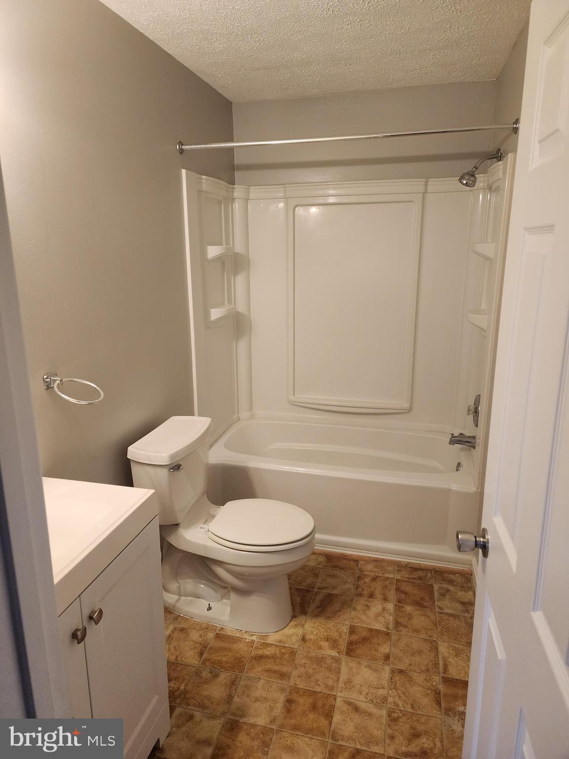 DEER RUN OF SHERANDO - Residential Lease