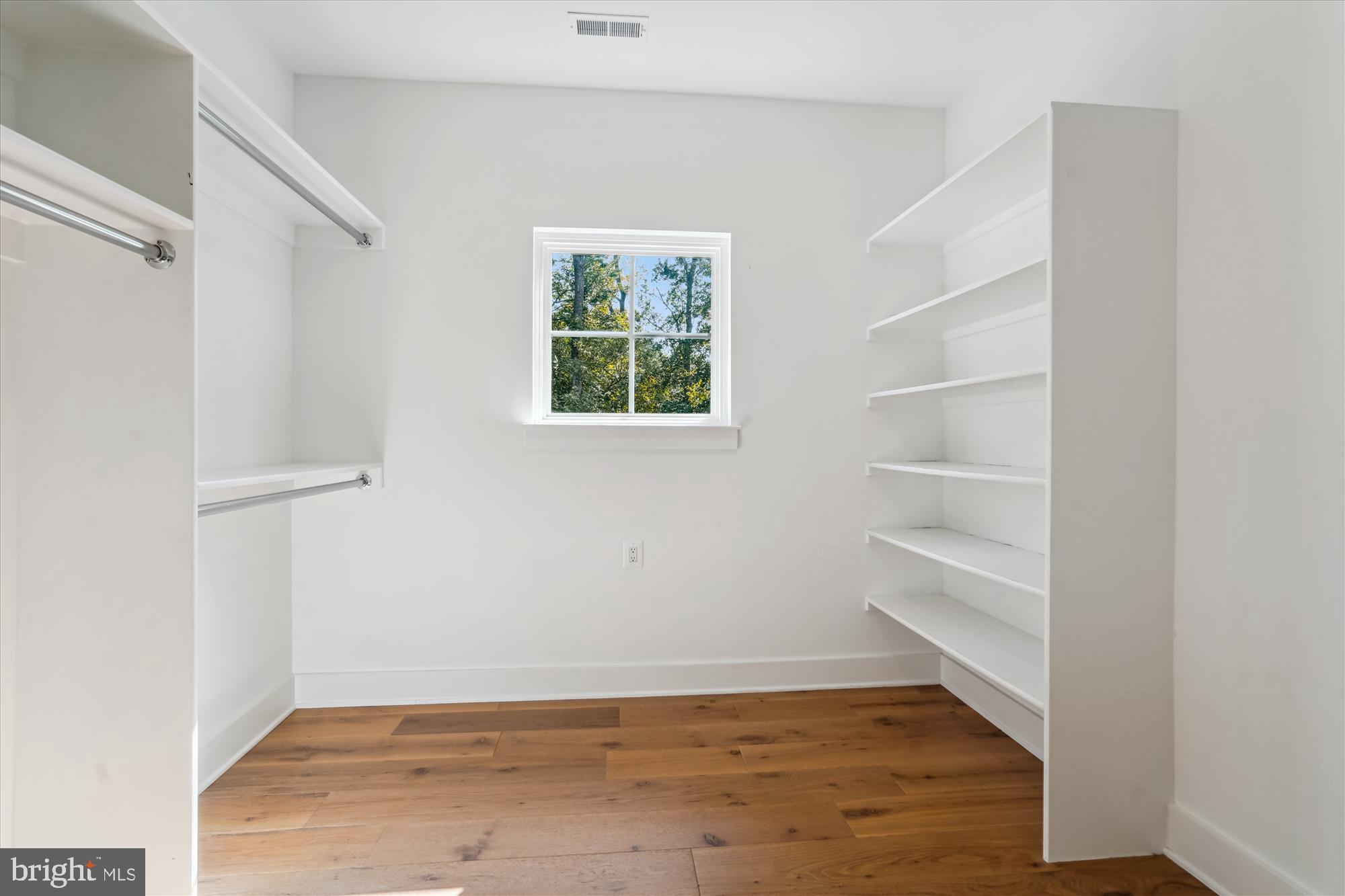 YACHT HAVEN ESTATES - Residential