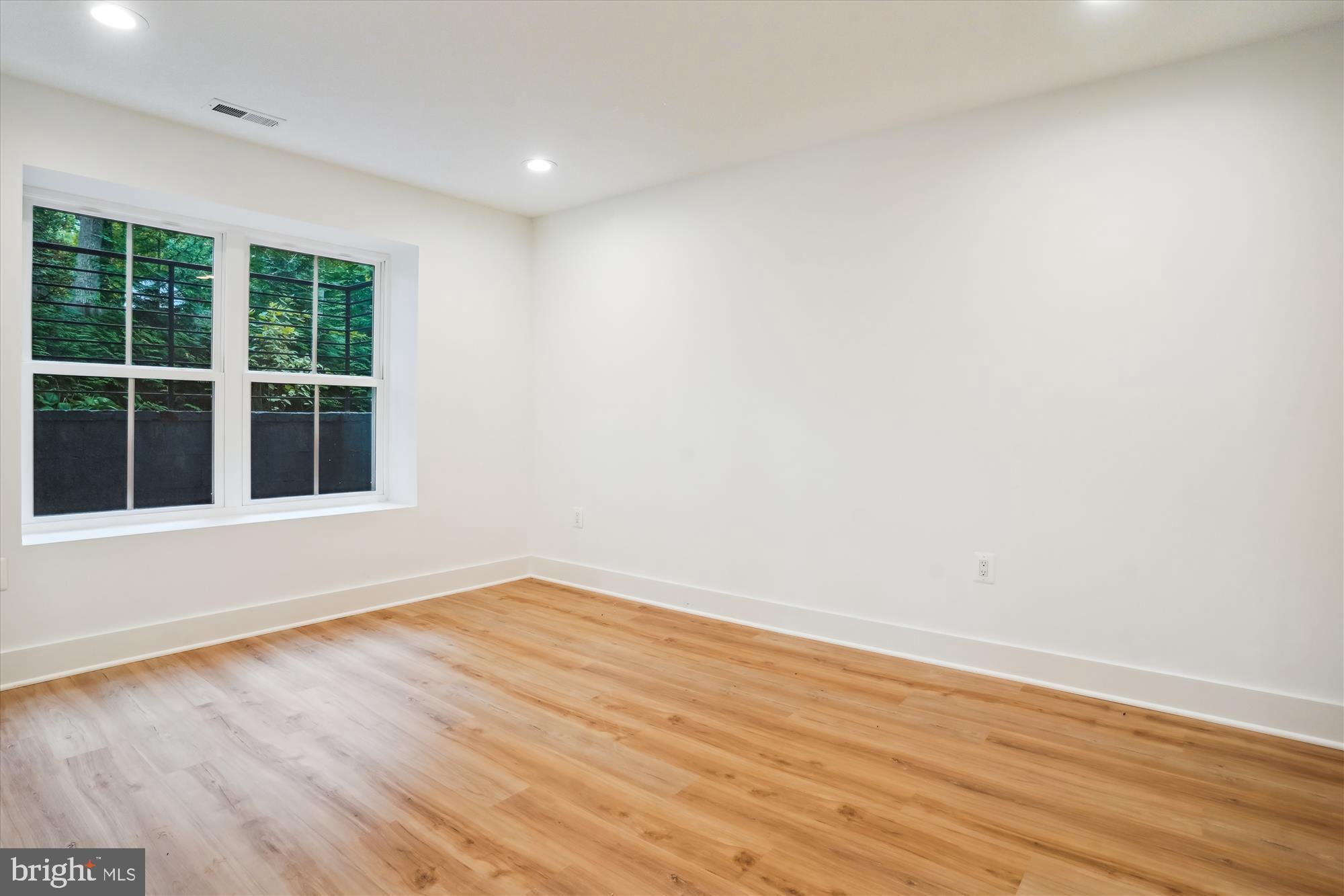 YACHT HAVEN ESTATES - Residential