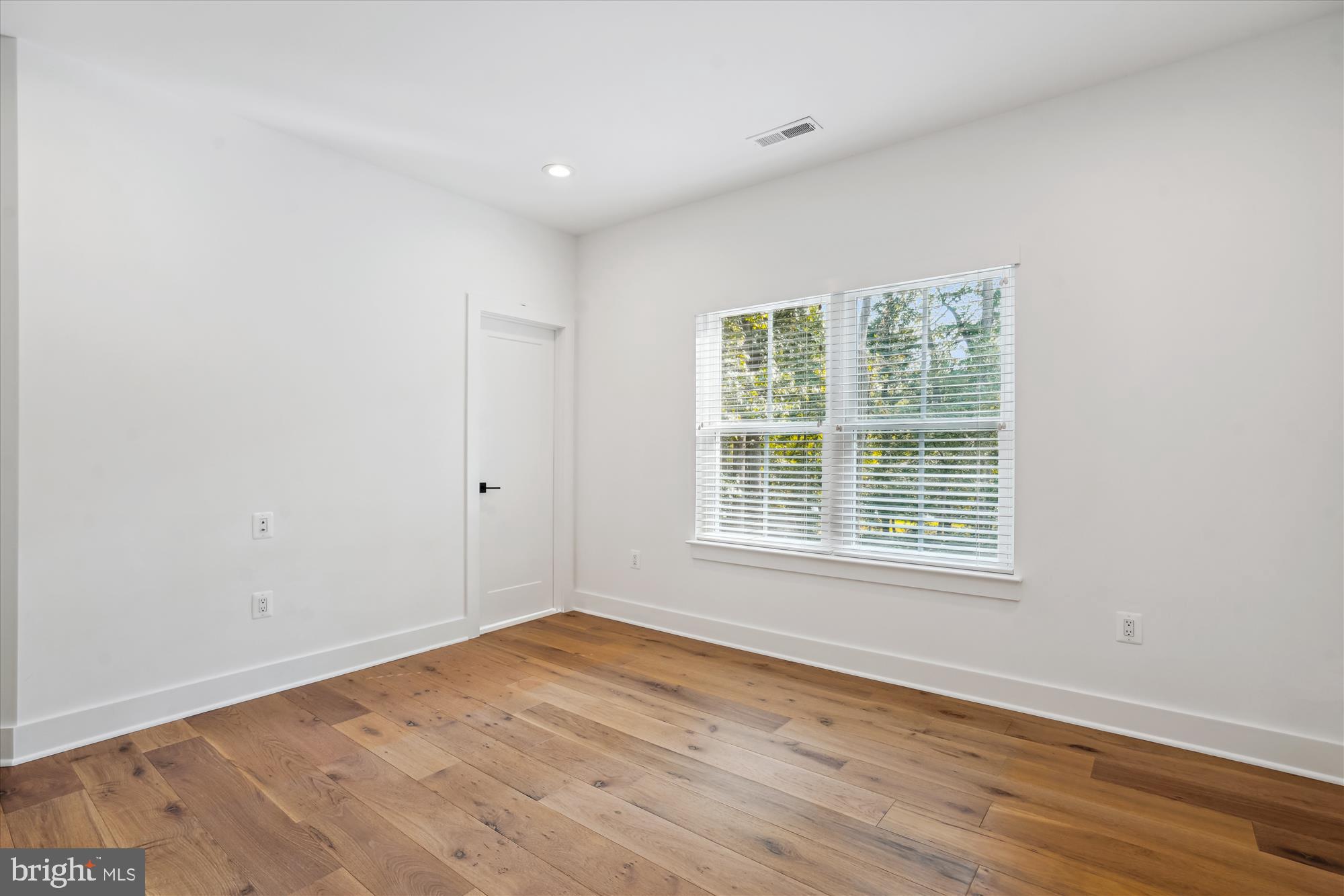 YACHT HAVEN ESTATES - Residential