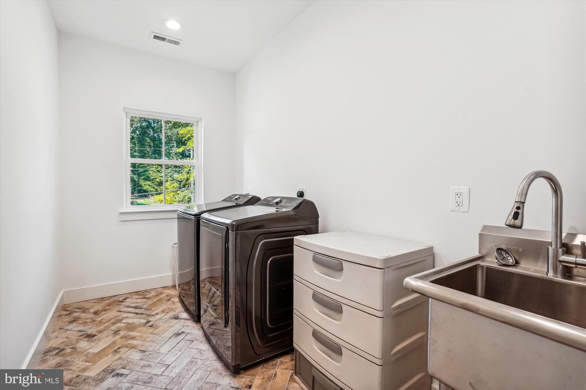 YACHT HAVEN ESTATES - Residential