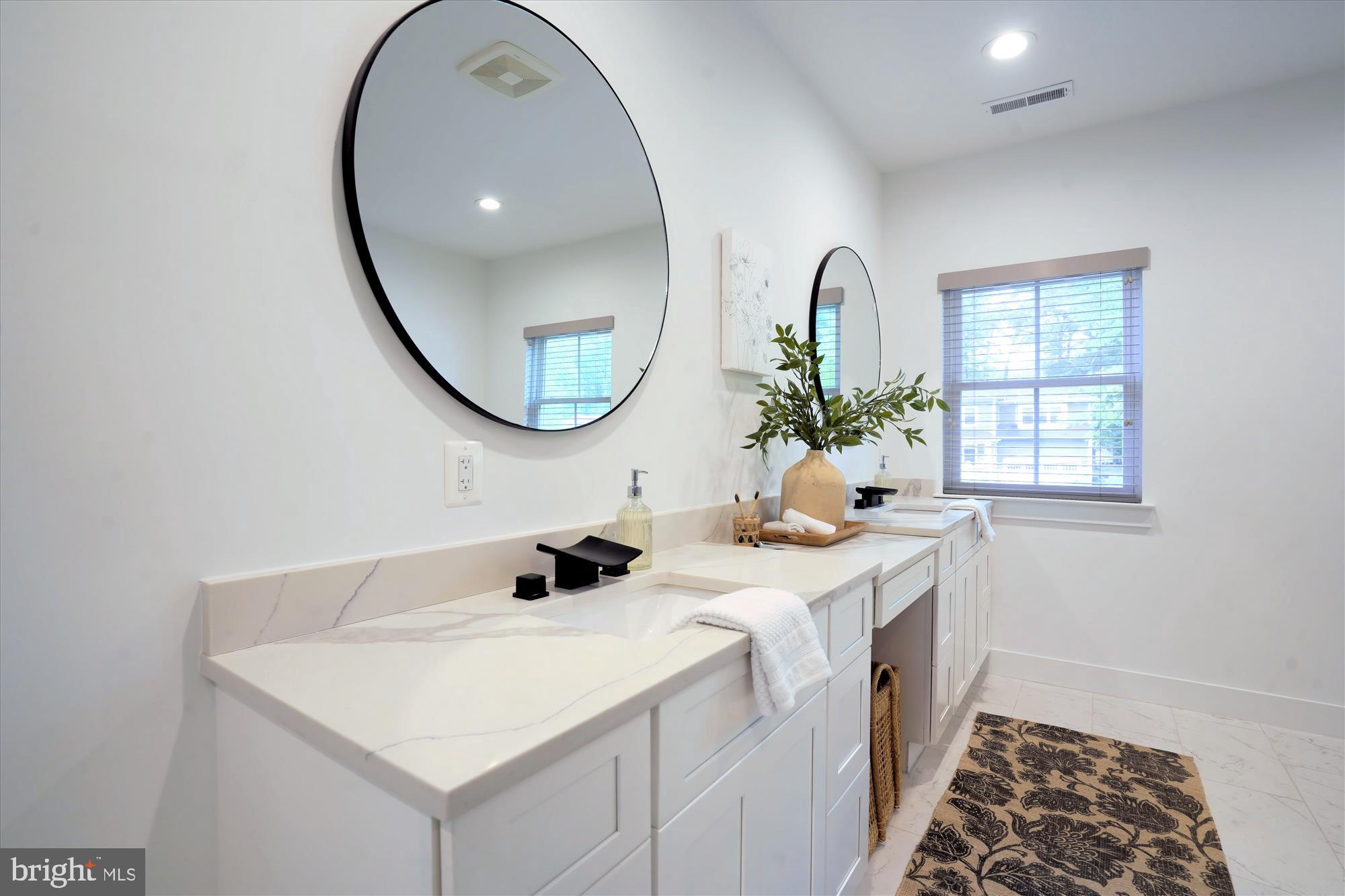 YACHT HAVEN ESTATES - Residential