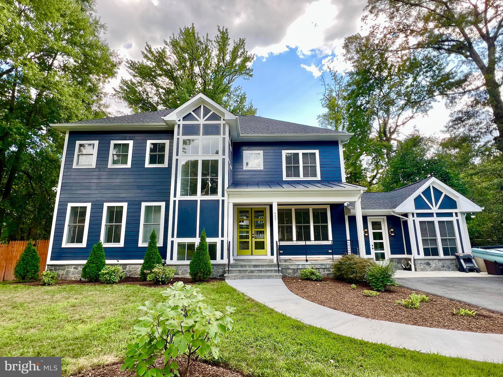 YACHT HAVEN ESTATES - Residential