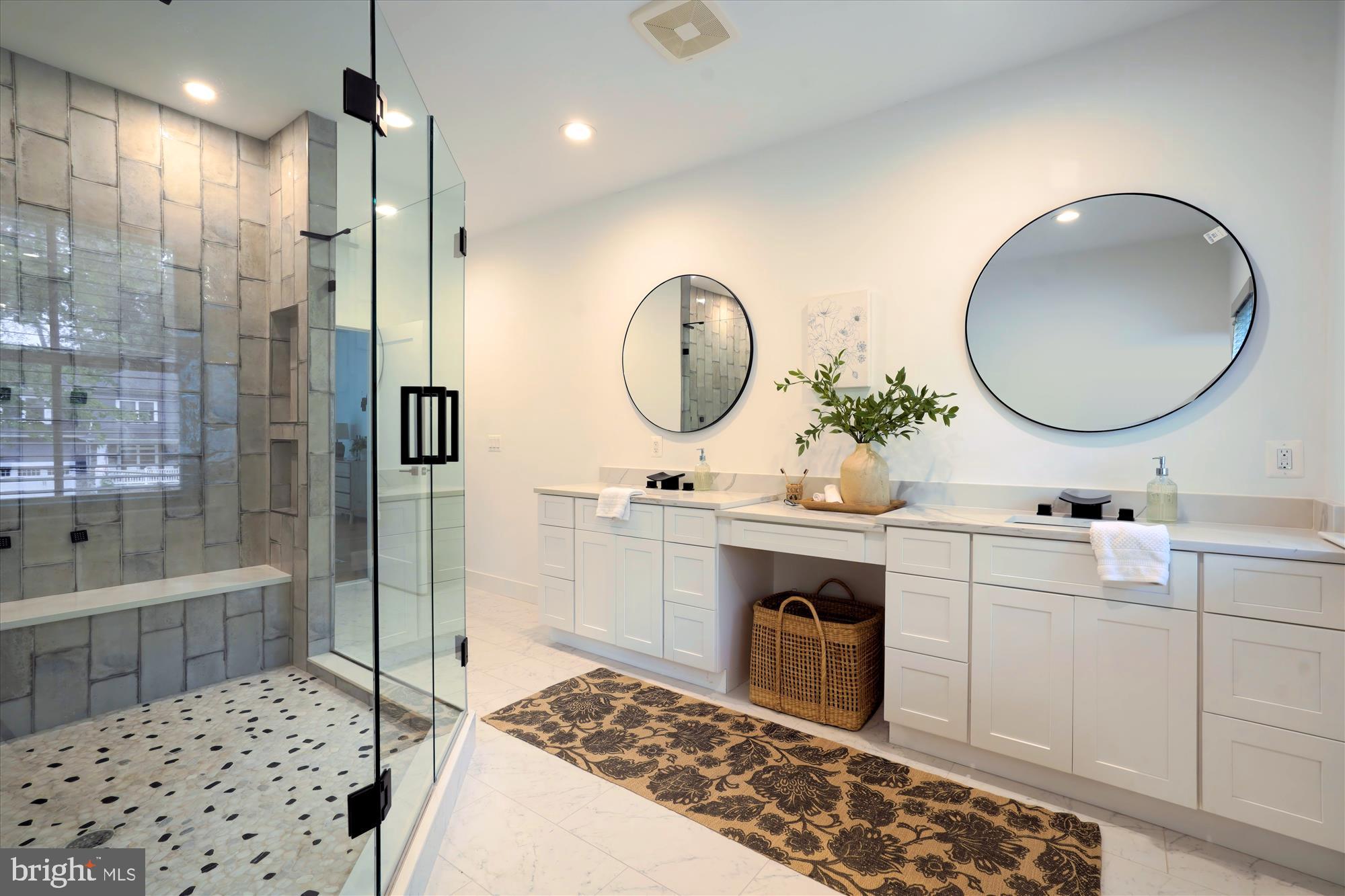 YACHT HAVEN ESTATES - Residential