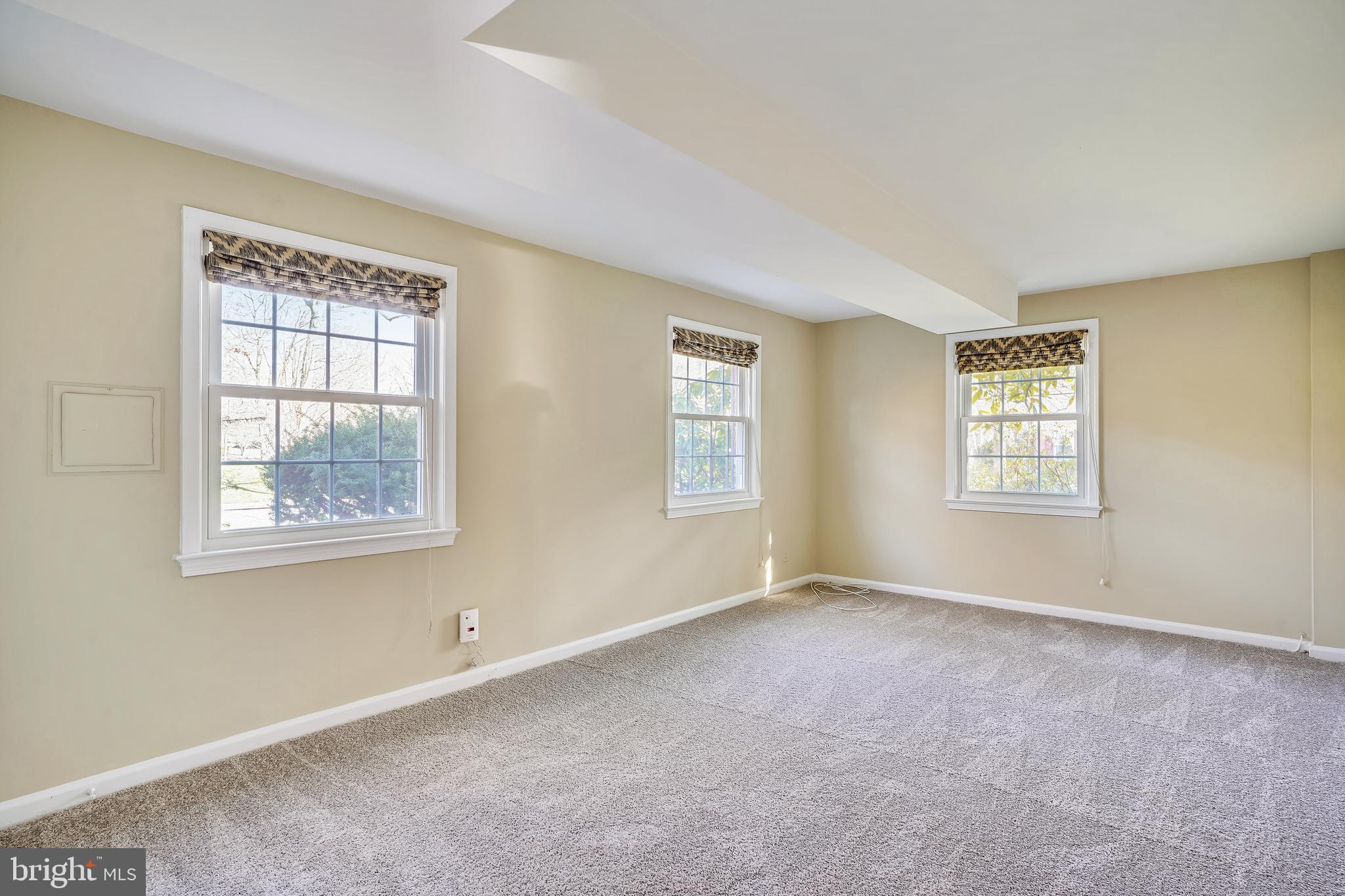 FALLS HILL - Residential Lease