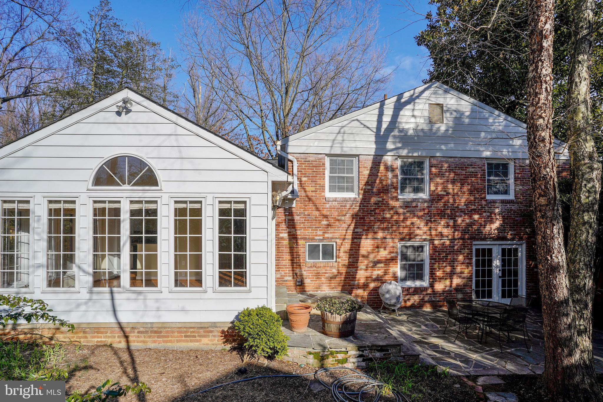 FALLS HILL - Residential Lease