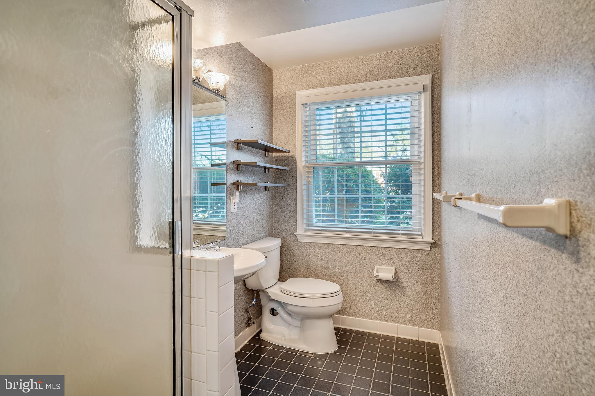 FALLS HILL - Residential Lease