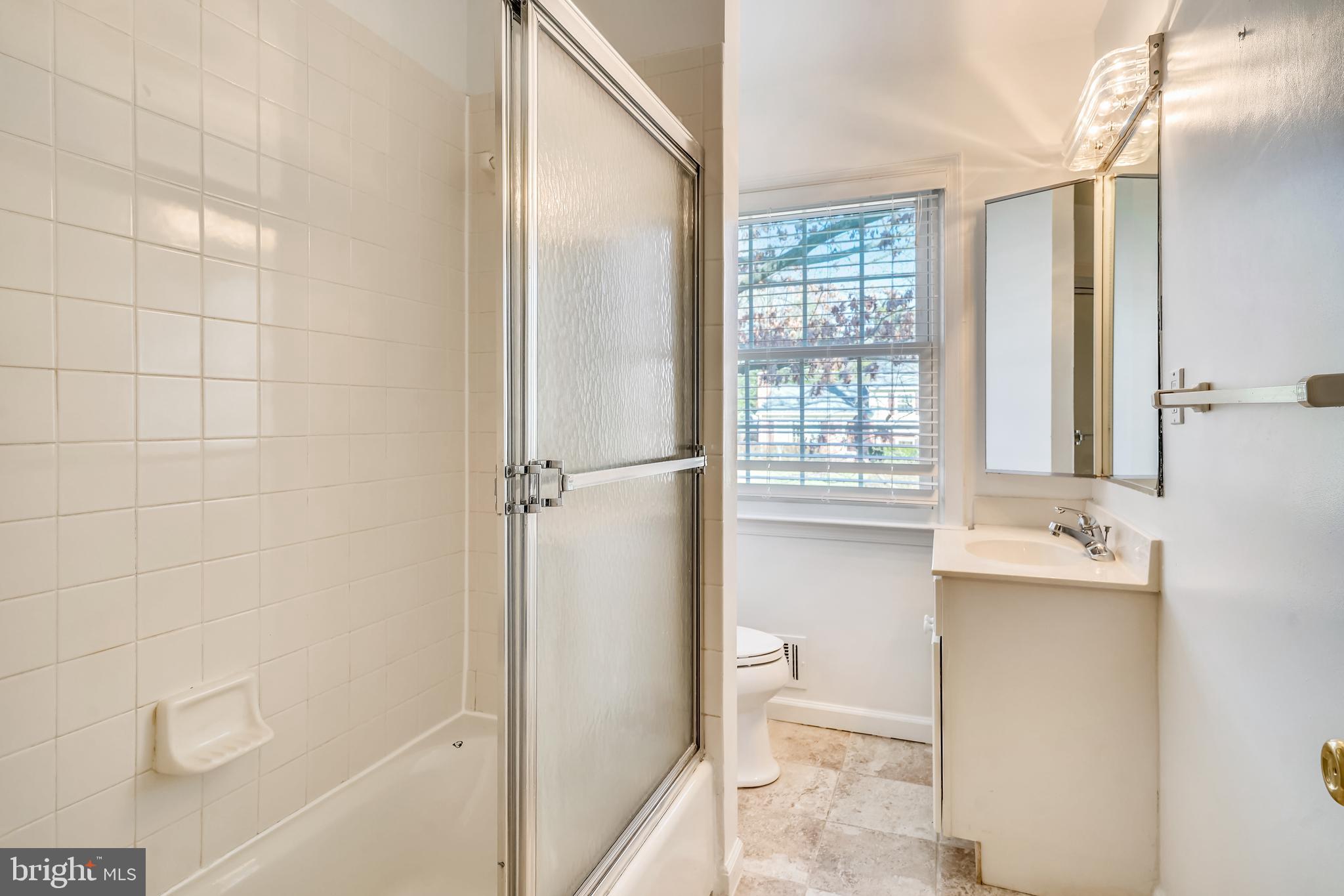 FALLS HILL - Residential Lease