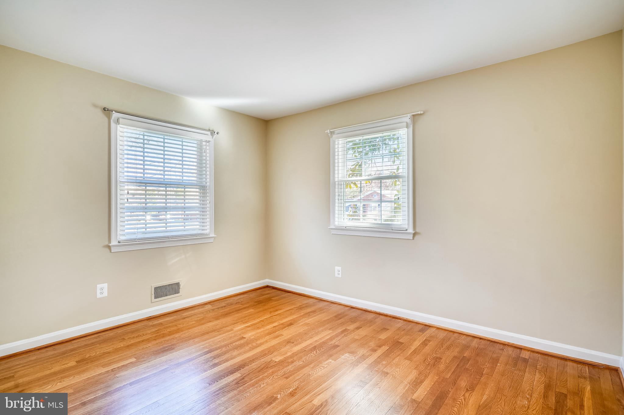 FALLS HILL - Residential Lease