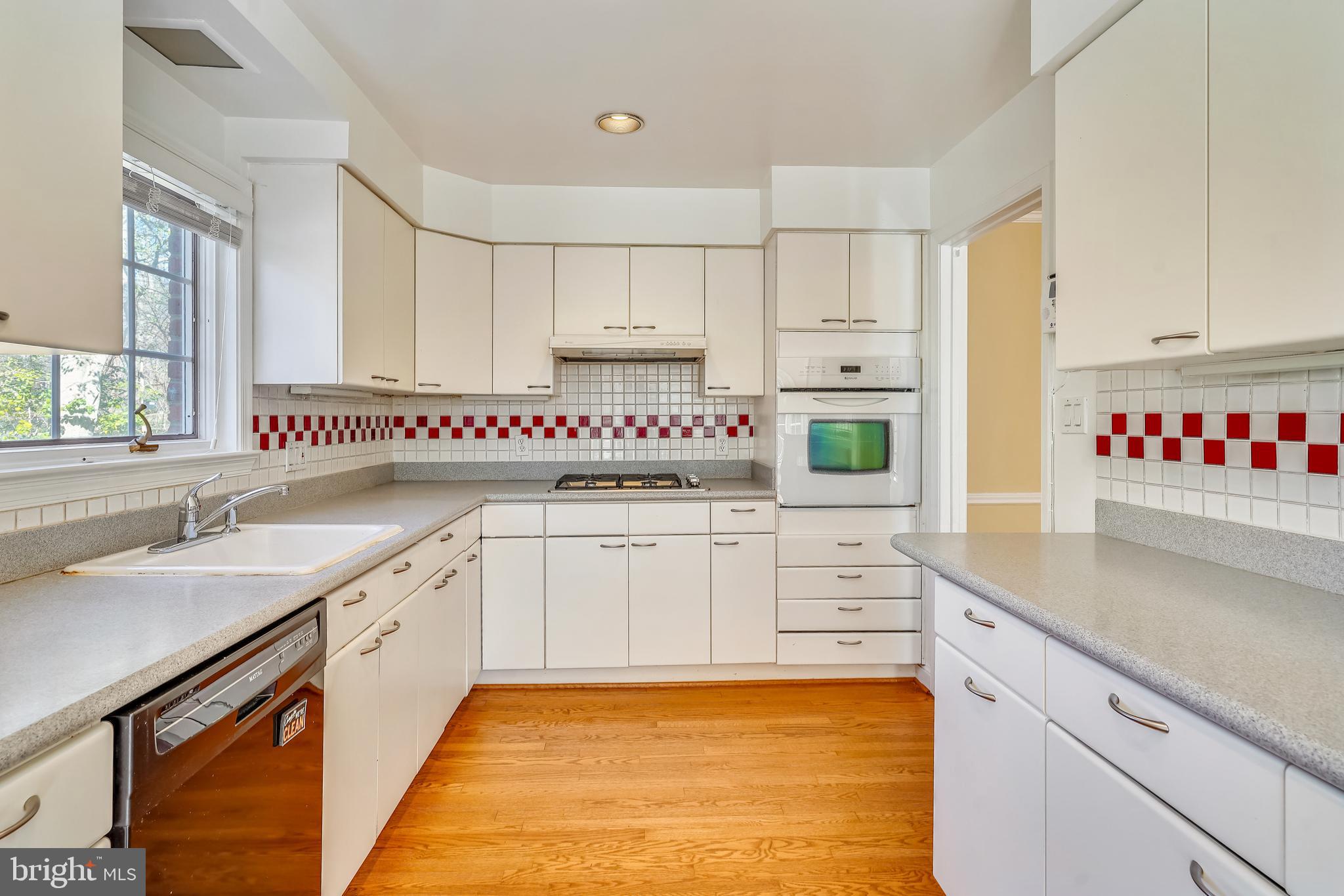 FALLS HILL - Residential Lease