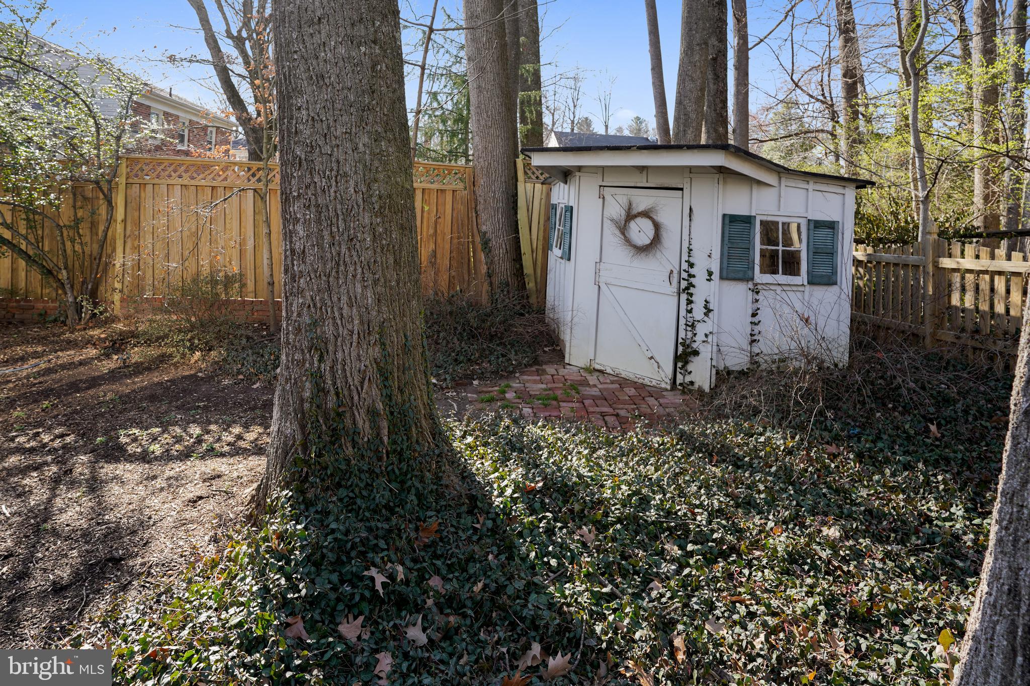 FALLS HILL - Residential Lease