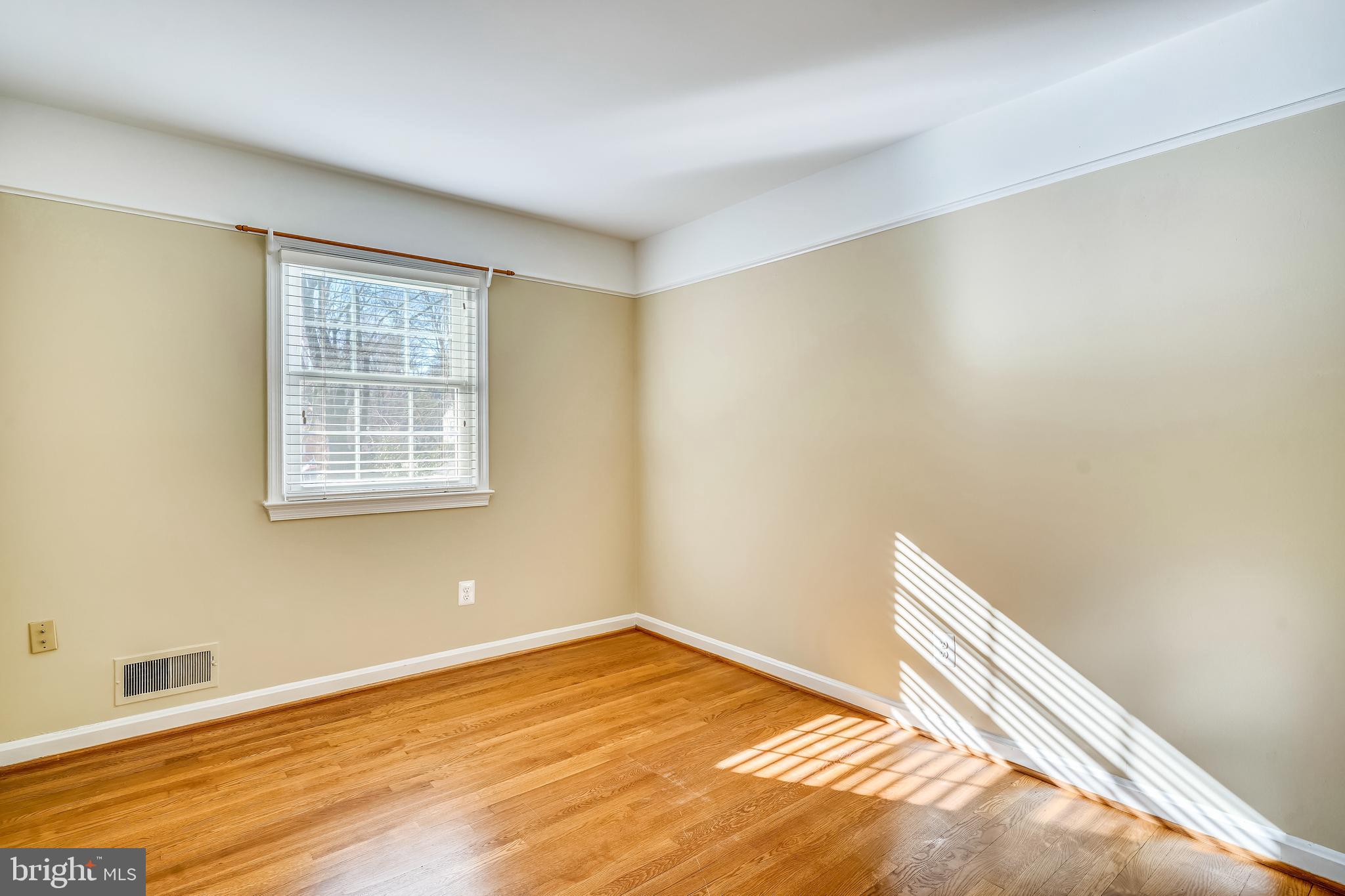 FALLS HILL - Residential Lease