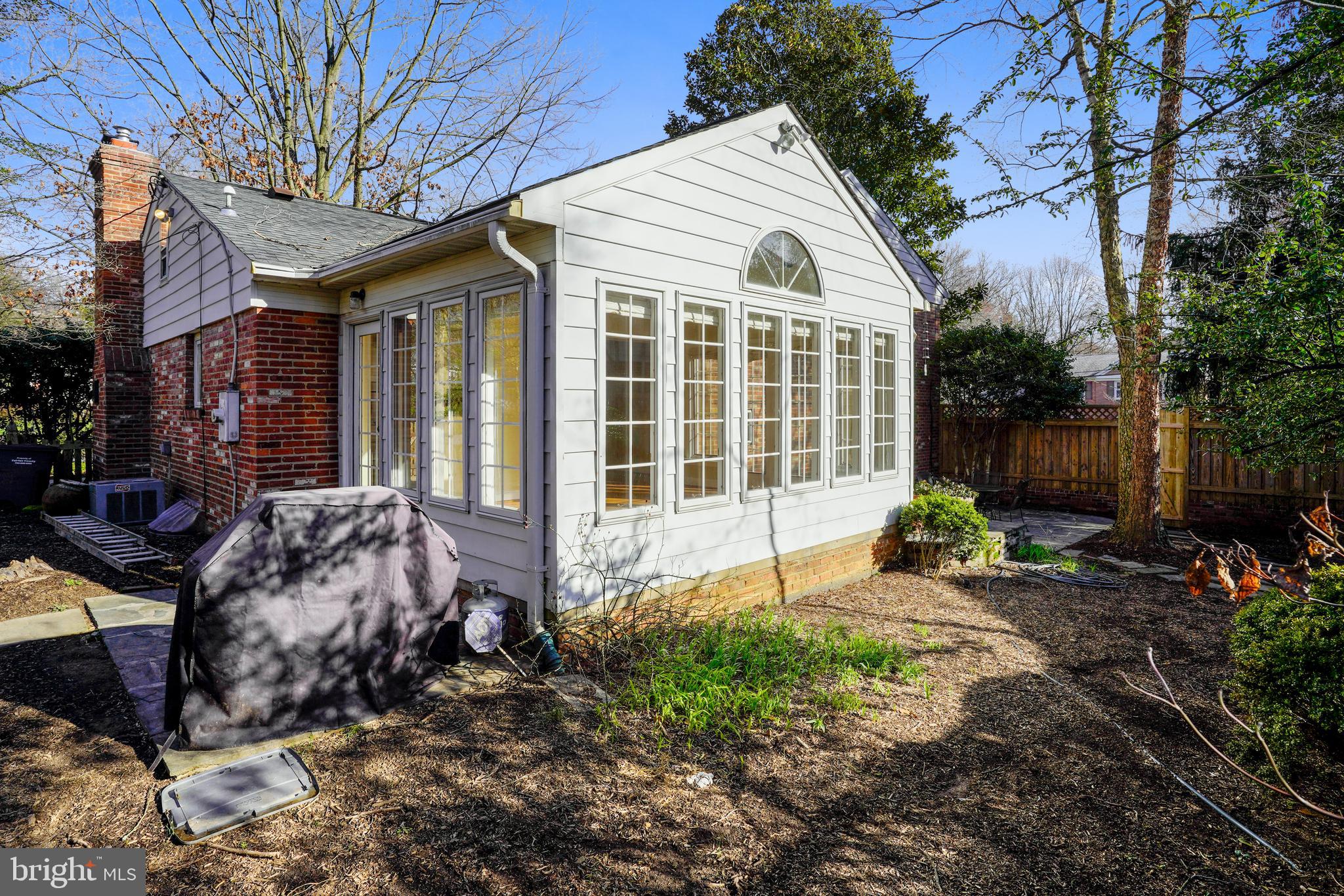 FALLS HILL - Residential Lease