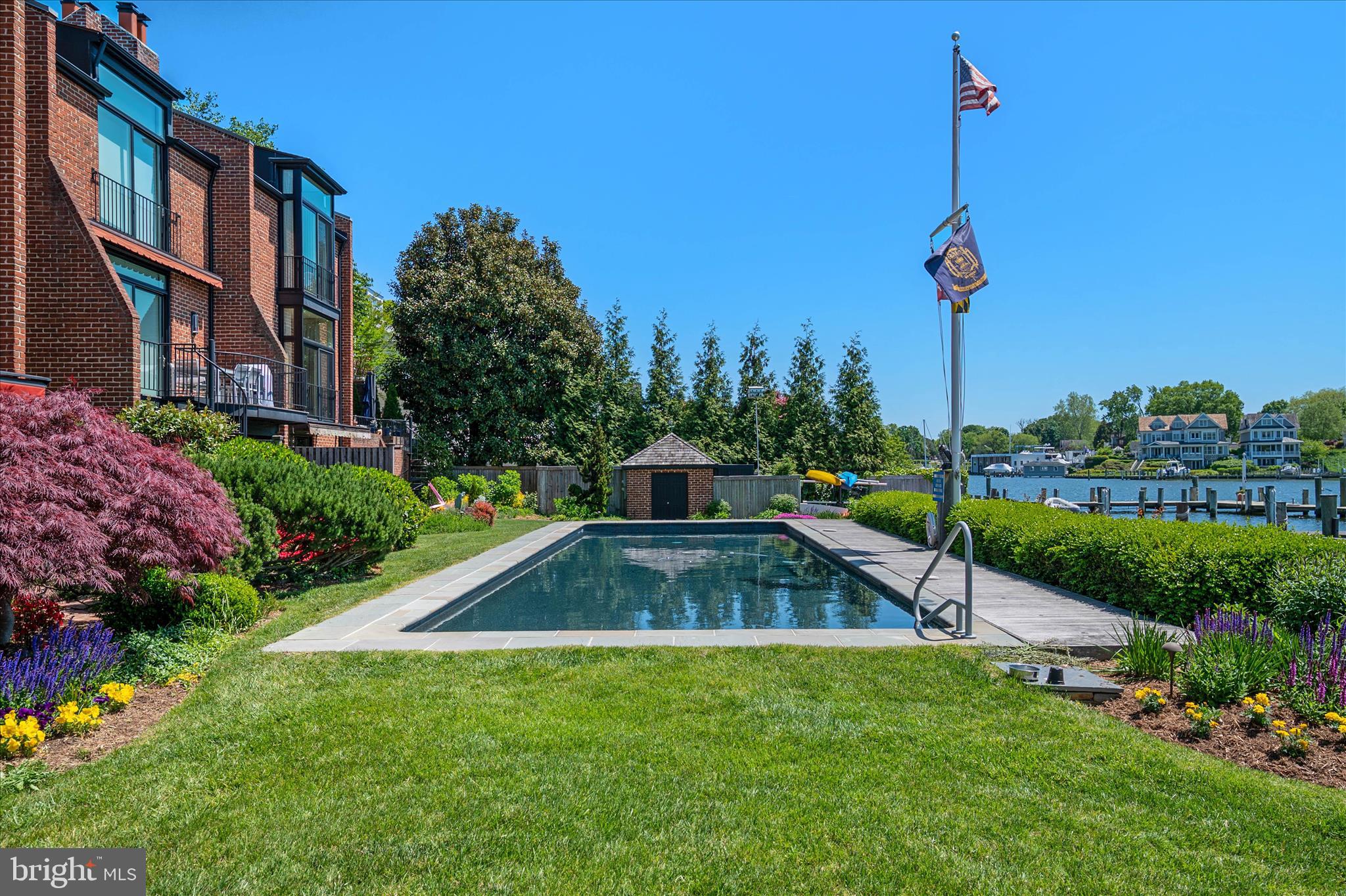 HISTORIC DISTRICT - Residential