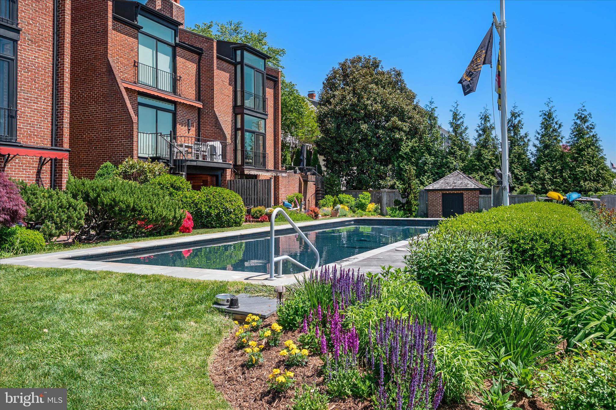 HISTORIC DISTRICT - Residential