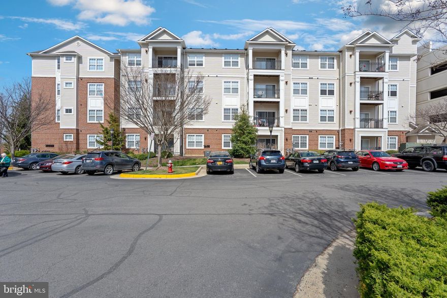 2 COVERED PARKING SPOTS CONVEY!!!! its only one bedroom its a steal!!