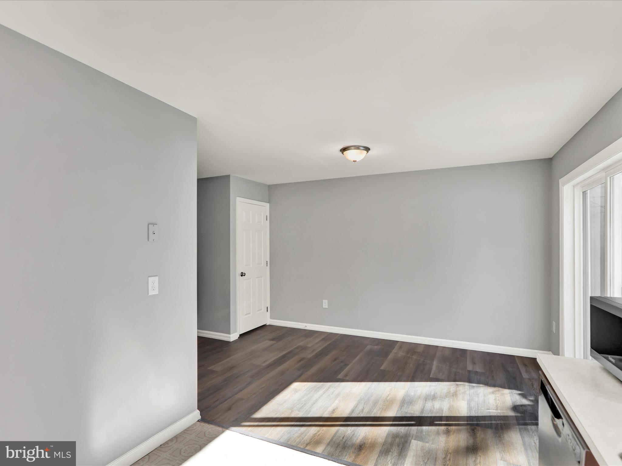 CONSTITUTION SQUARE - Residential