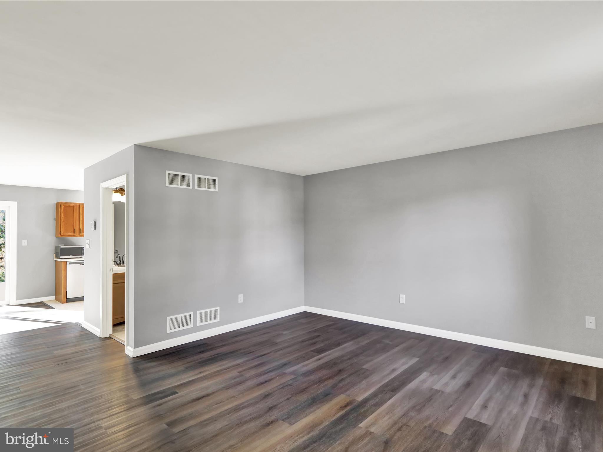 CONSTITUTION SQUARE - Residential