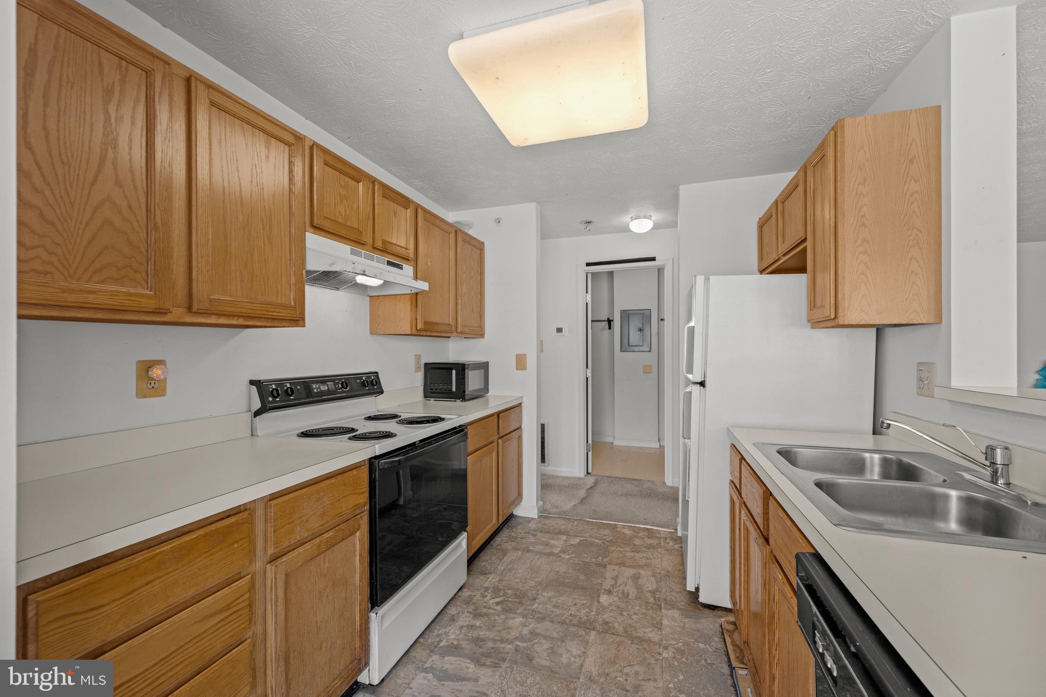 THE RIVER VIEW ESTATES AT WORMAN'S MILL - Residential
