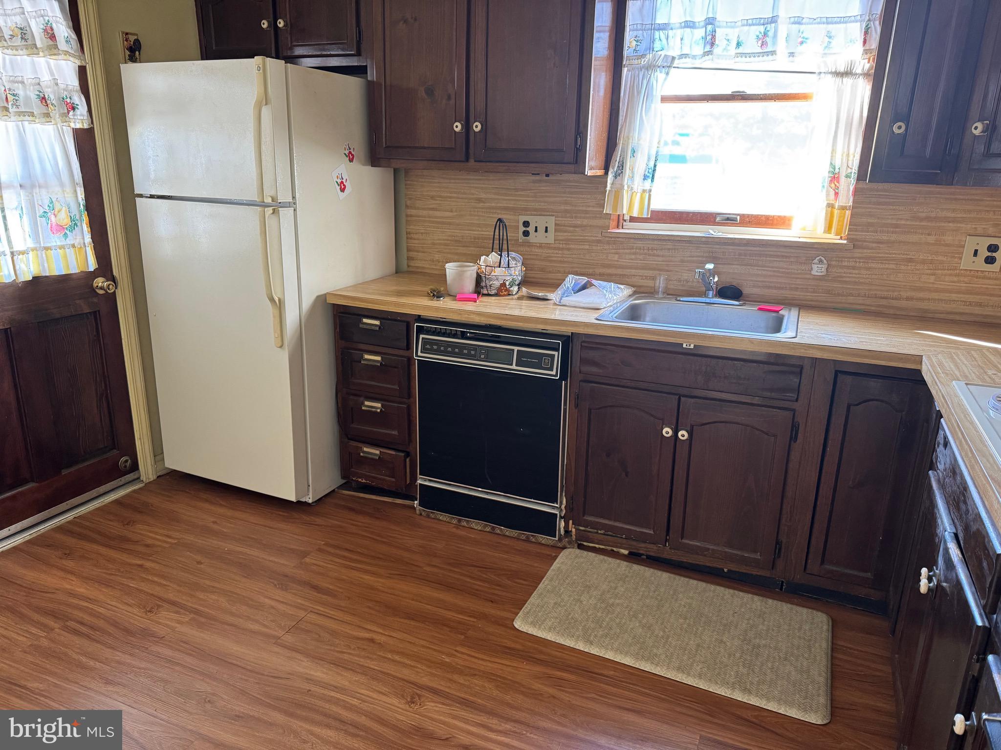 MIDDLE RIVER - Residential