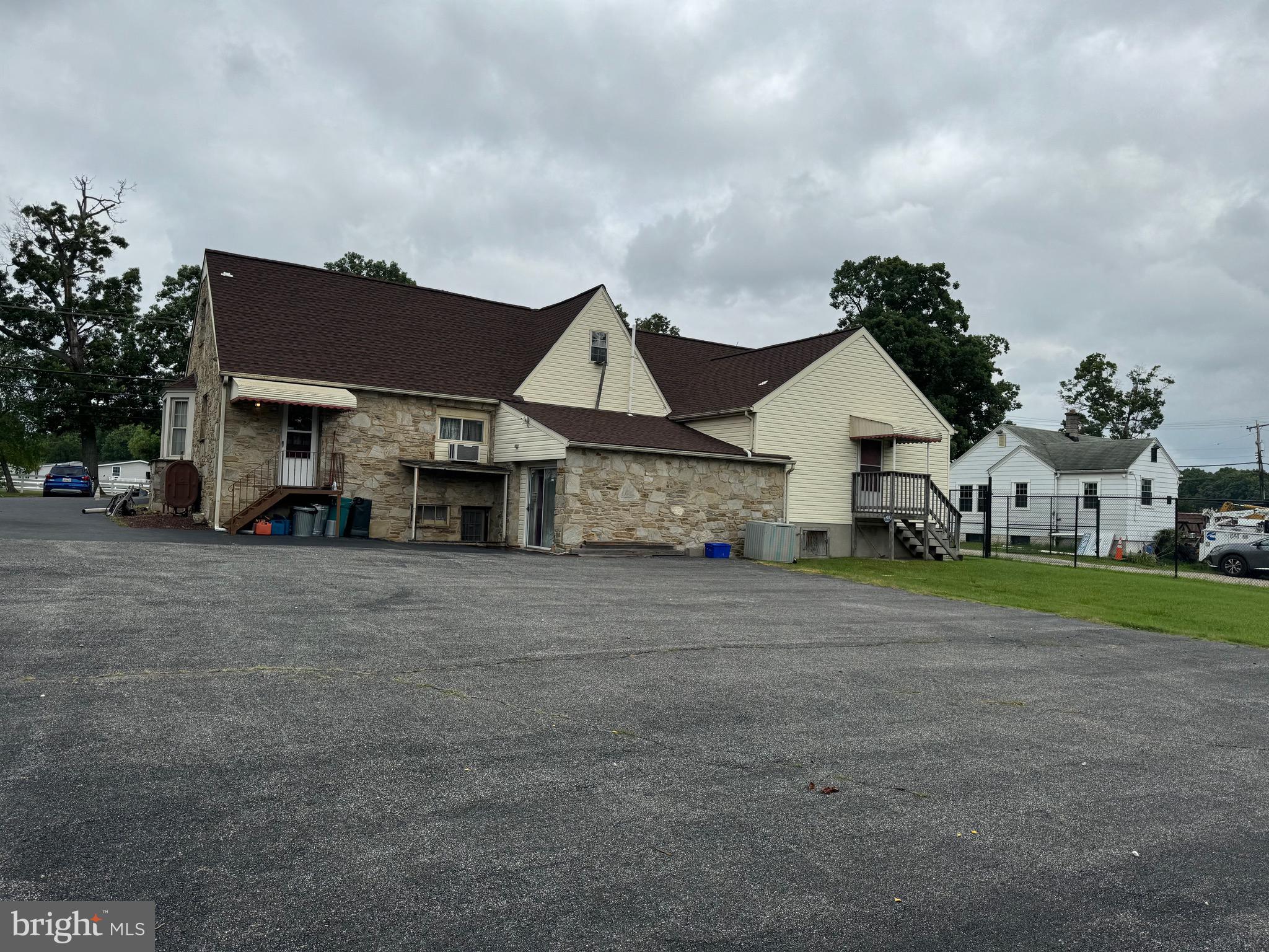 MIDDLE RIVER - Residential