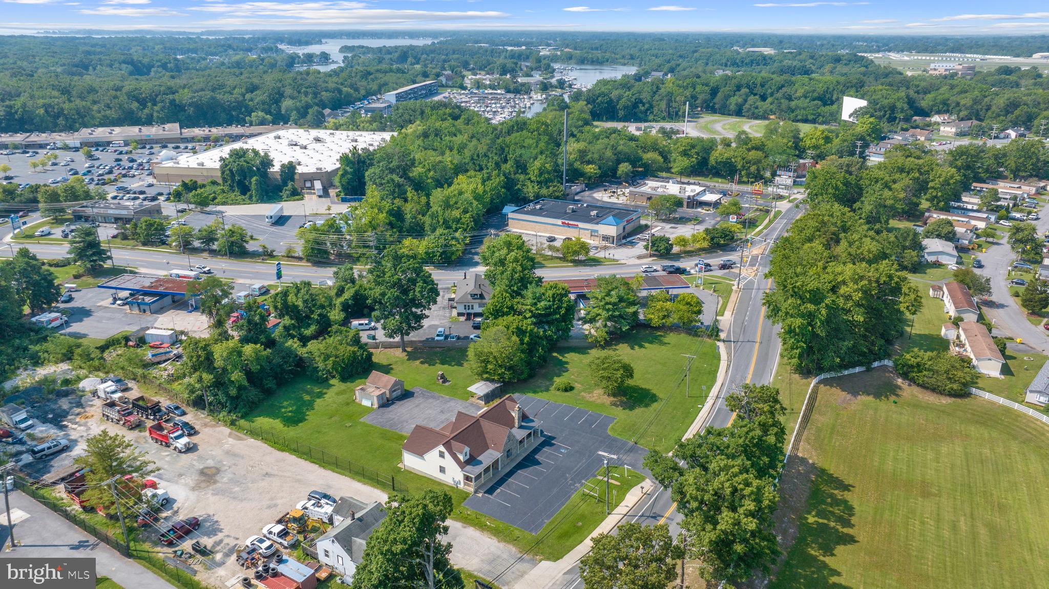MIDDLE RIVER - Residential