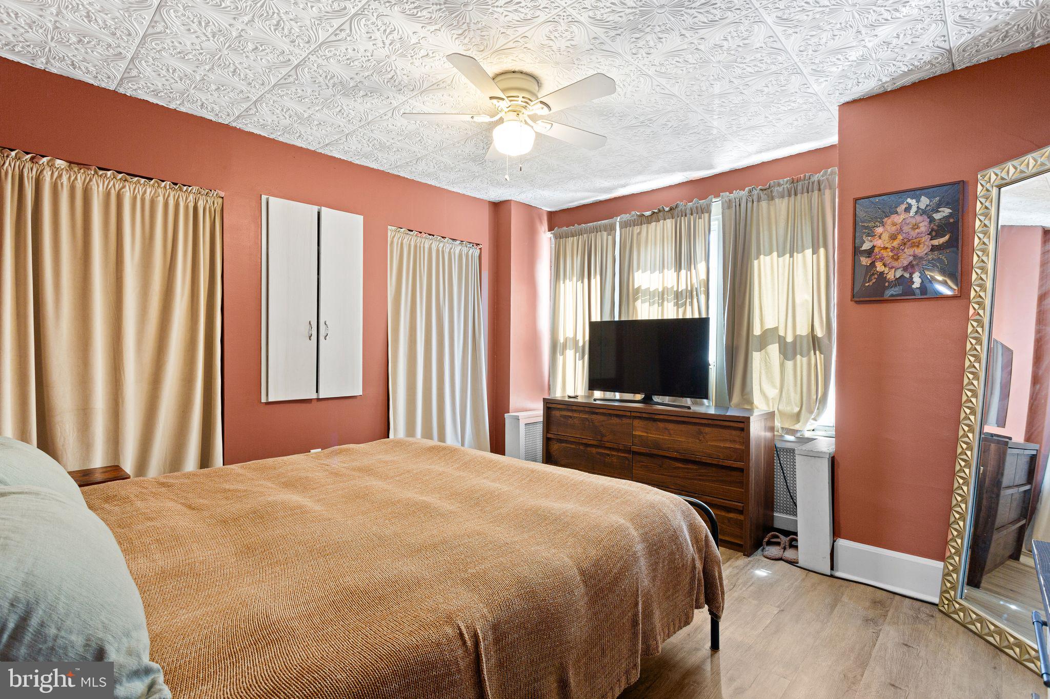 ROXBOROUGH - Residential