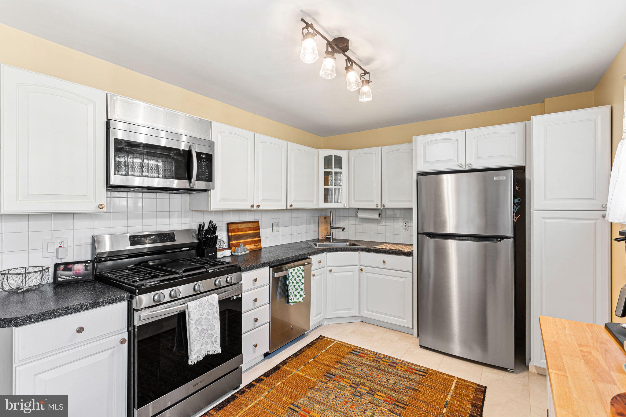 ROXBOROUGH - Residential