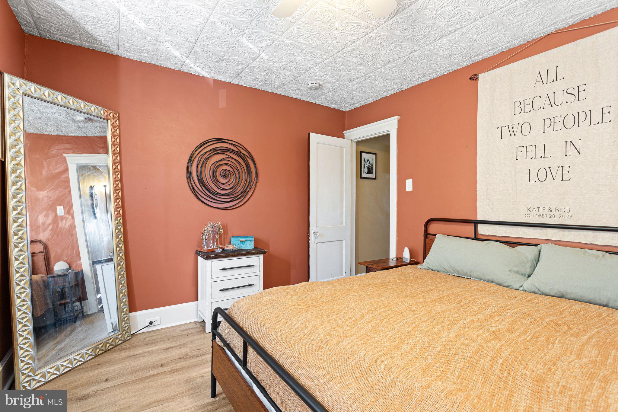 ROXBOROUGH - Residential