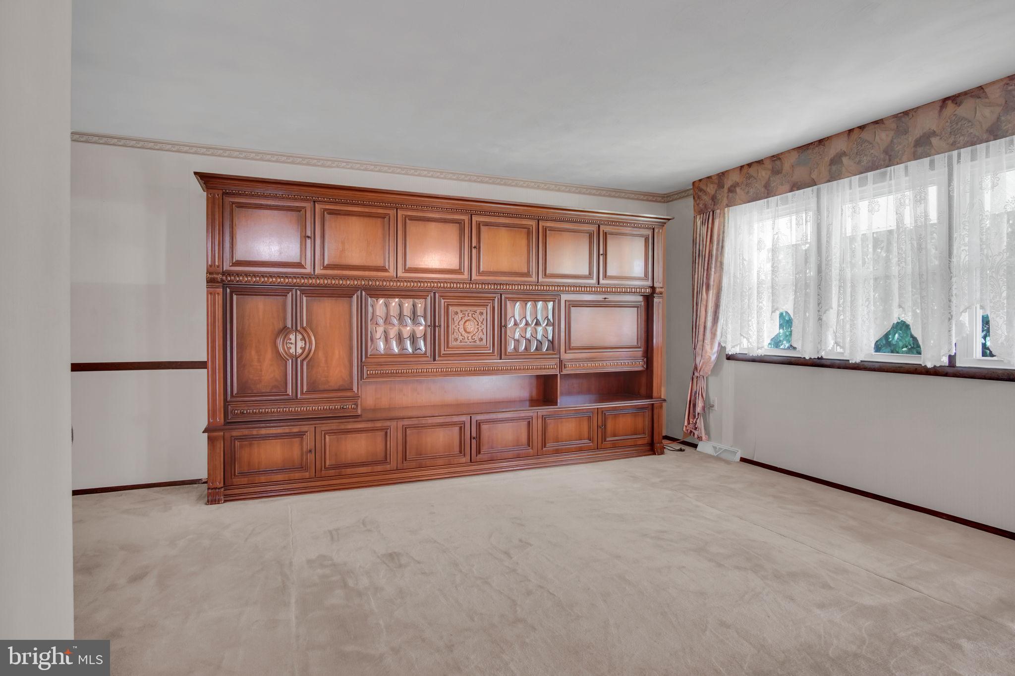 667 DIANE DRIVE
