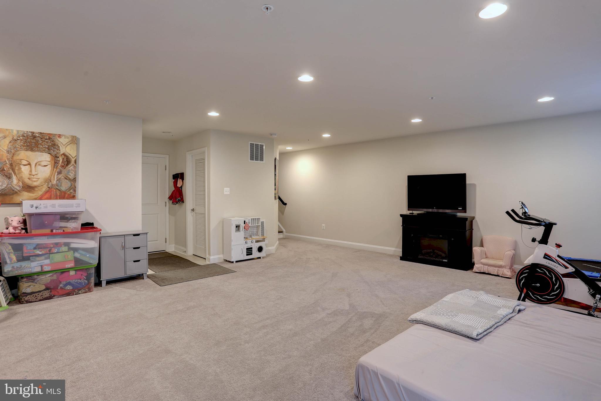 SUMMERFIELD VILLAGE - Residential