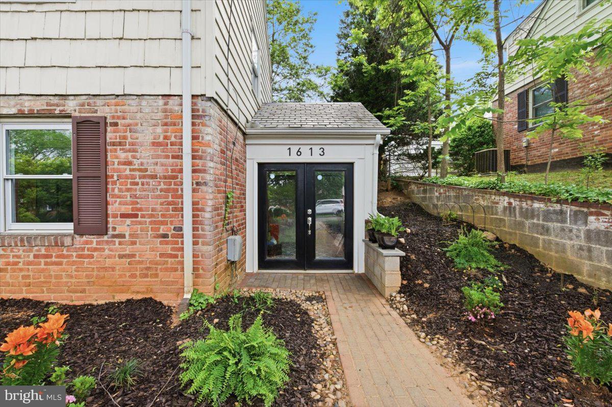 WOODSIDE - Residential