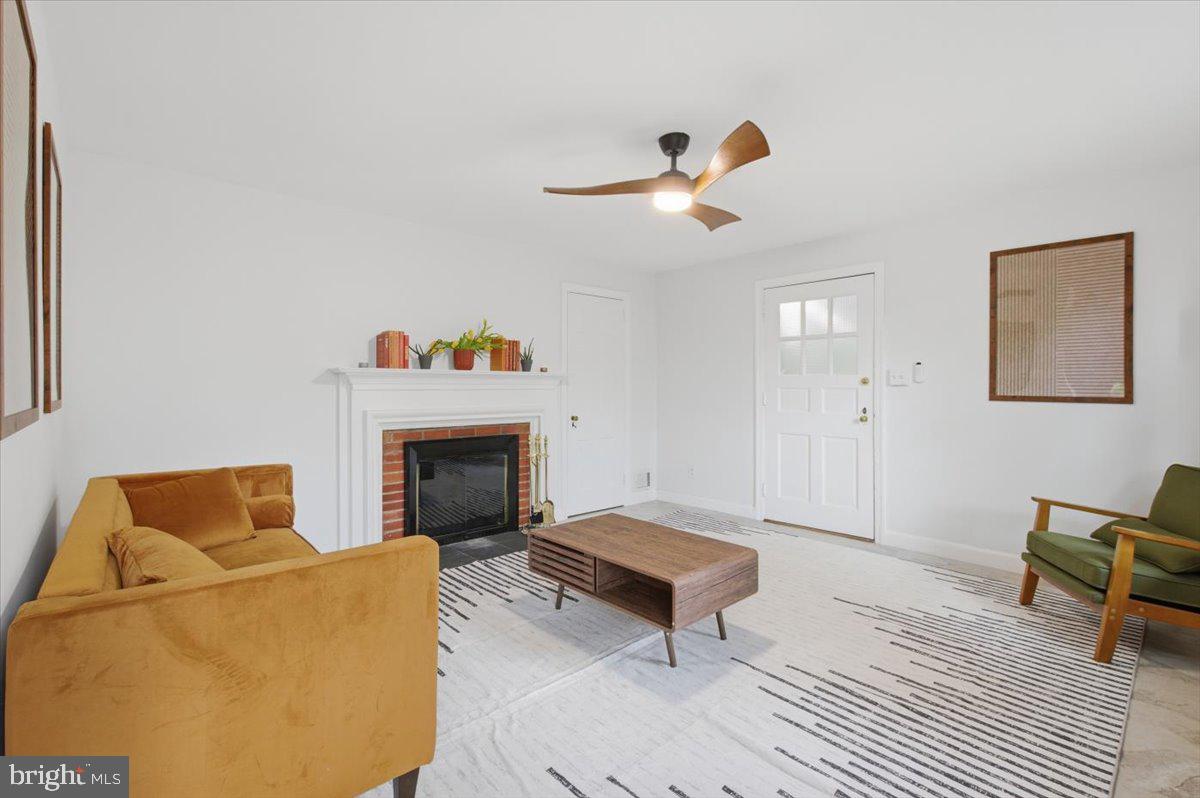 WOODSIDE - Residential