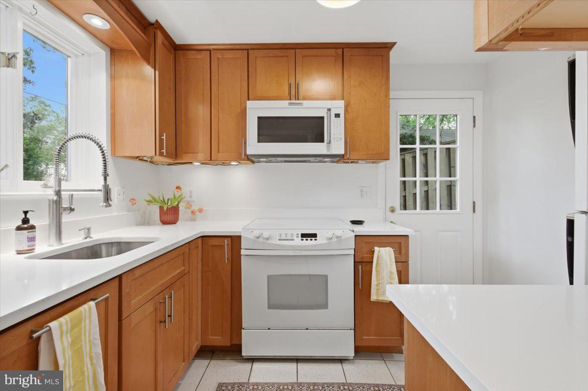 WOODSIDE - Residential