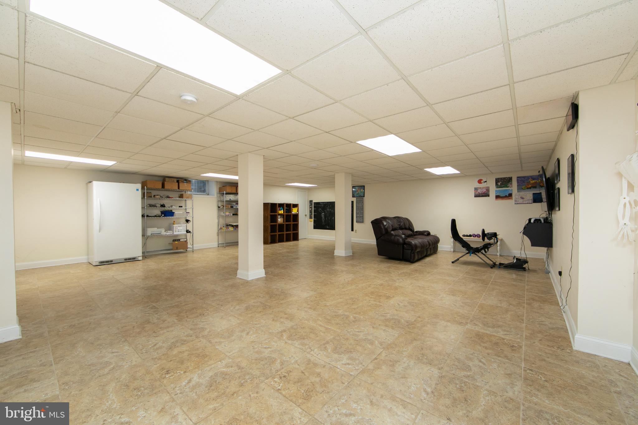 TWO POND ESTATES - Residential