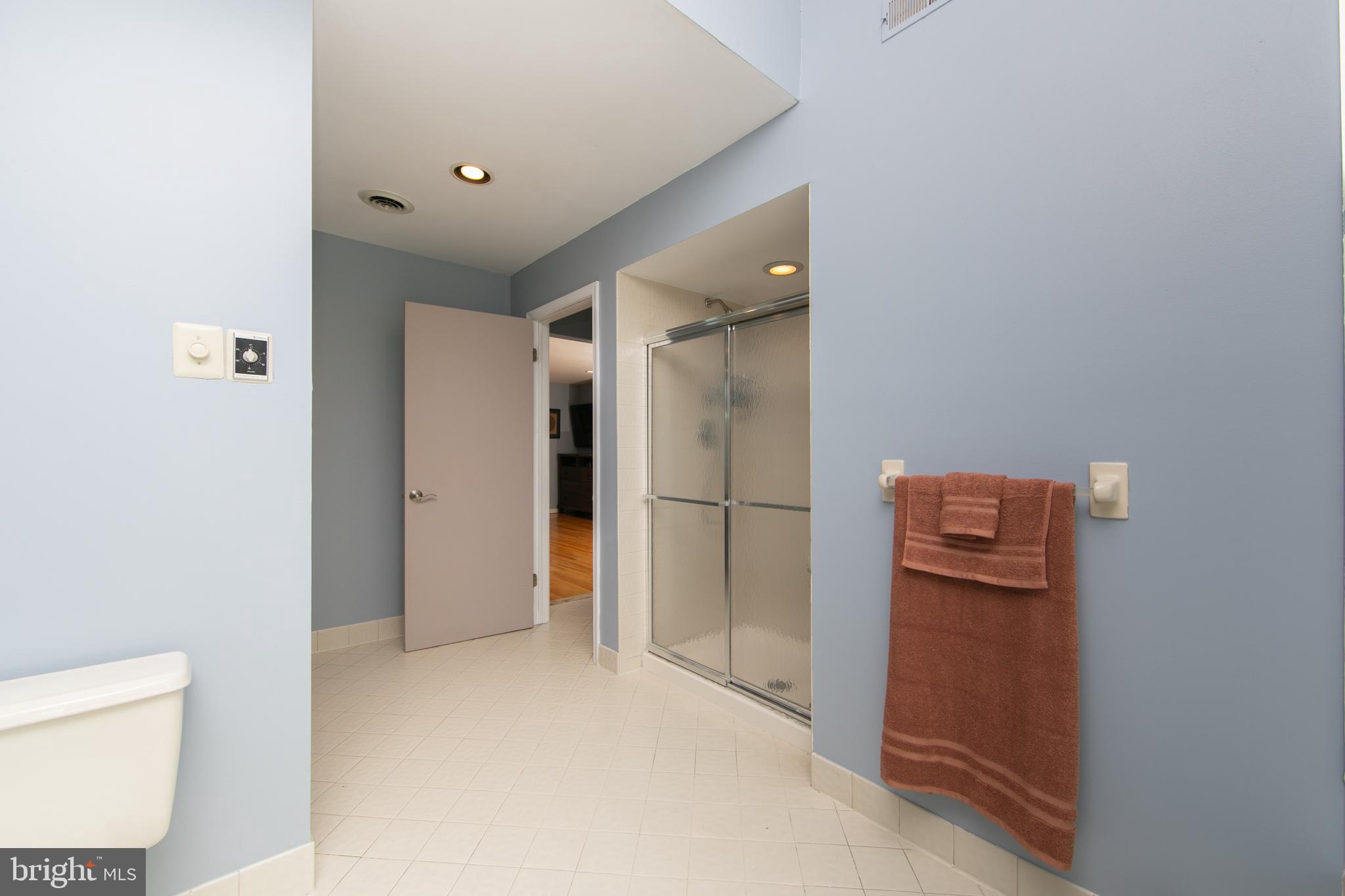 TWO POND ESTATES - Residential